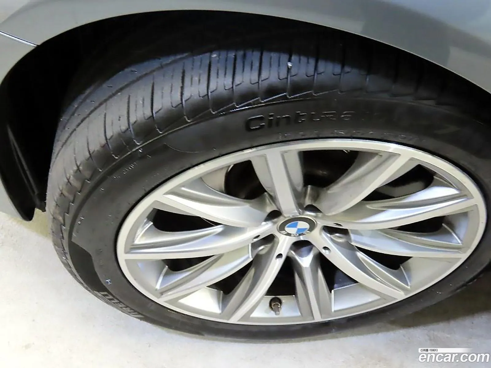 BMW 5 Series 2018 — 14