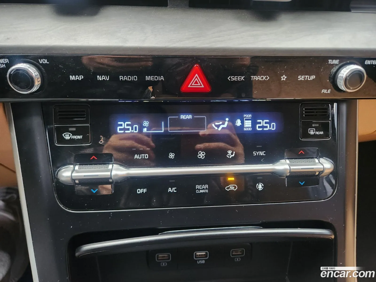 Kia Carnival 2020 — 17