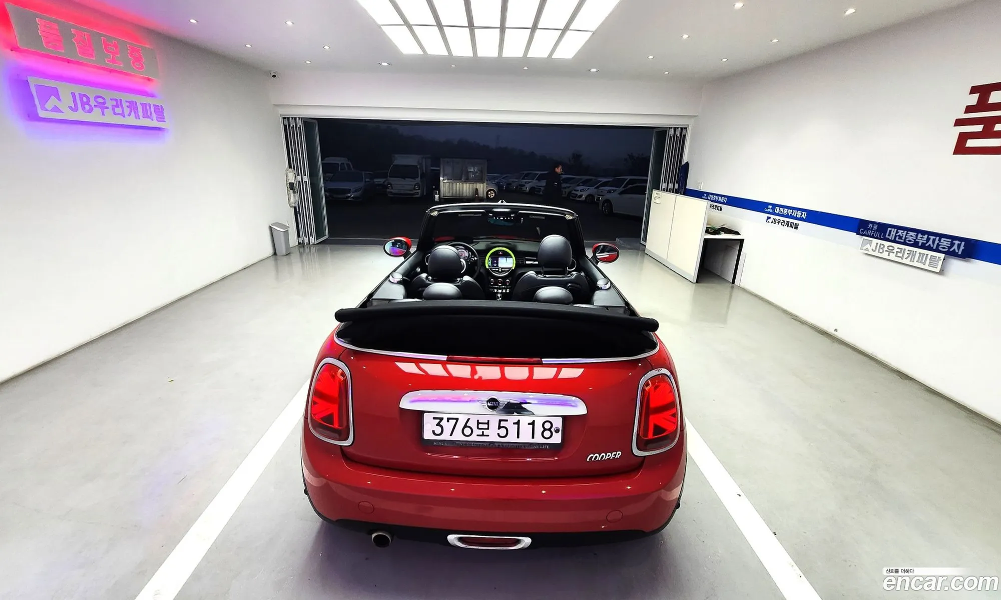 Mini Cooper Convertible 2020 — 10