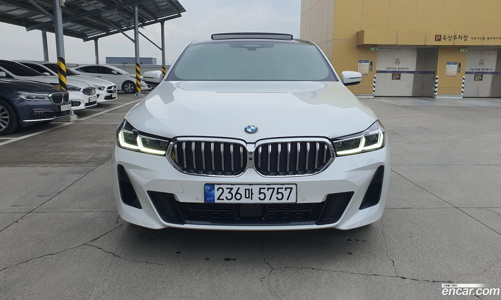 BMW 6 Series GT 2023 — 11