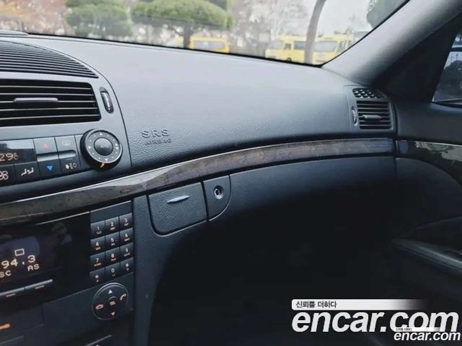 Mercedes-Benz E-Class W211 2002 — 10