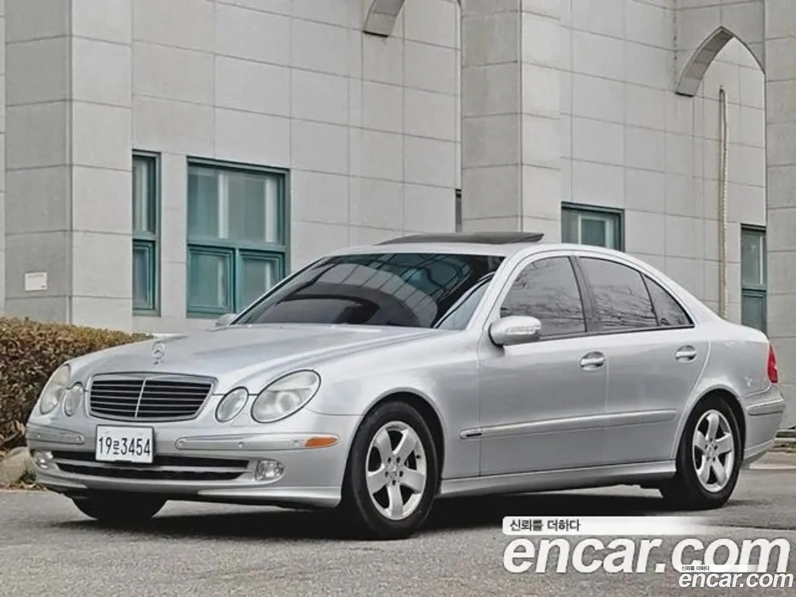 Mercedes-Benz E-Class W211 2002 — 18
