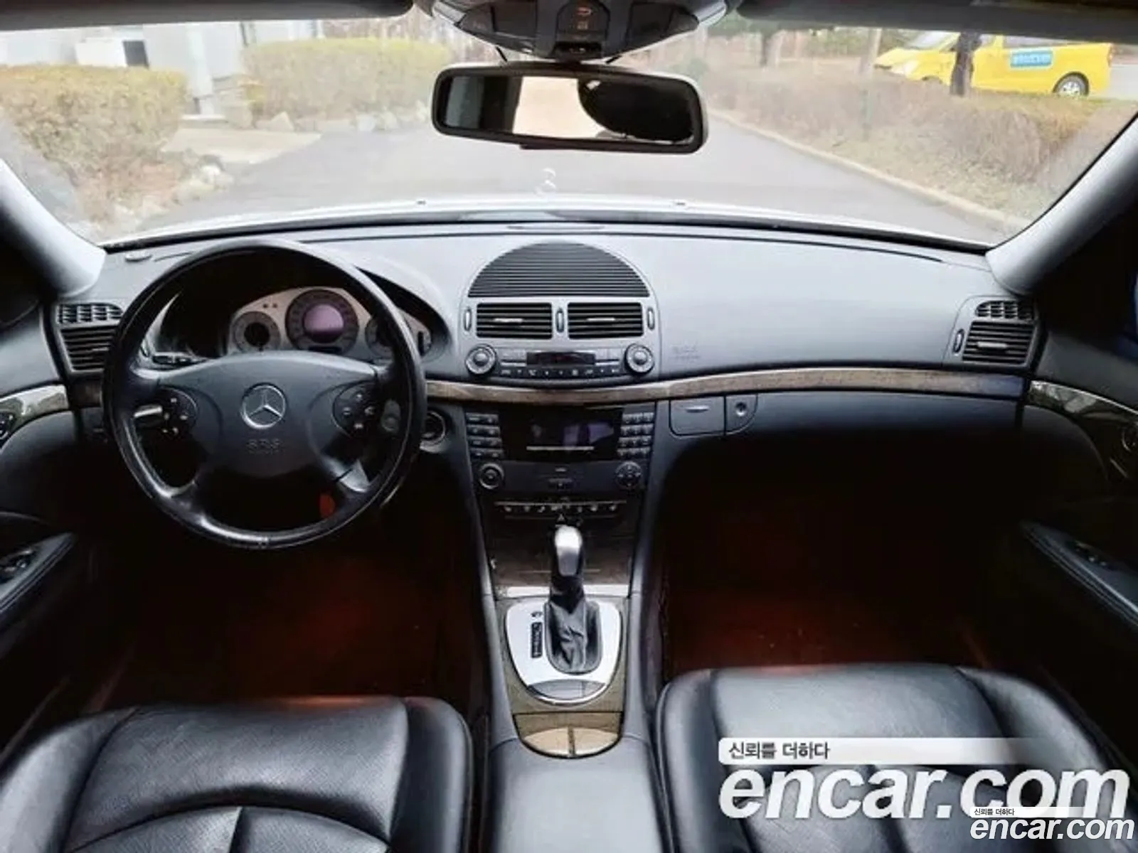 Mercedes-Benz E-Class W211 2002 — 16