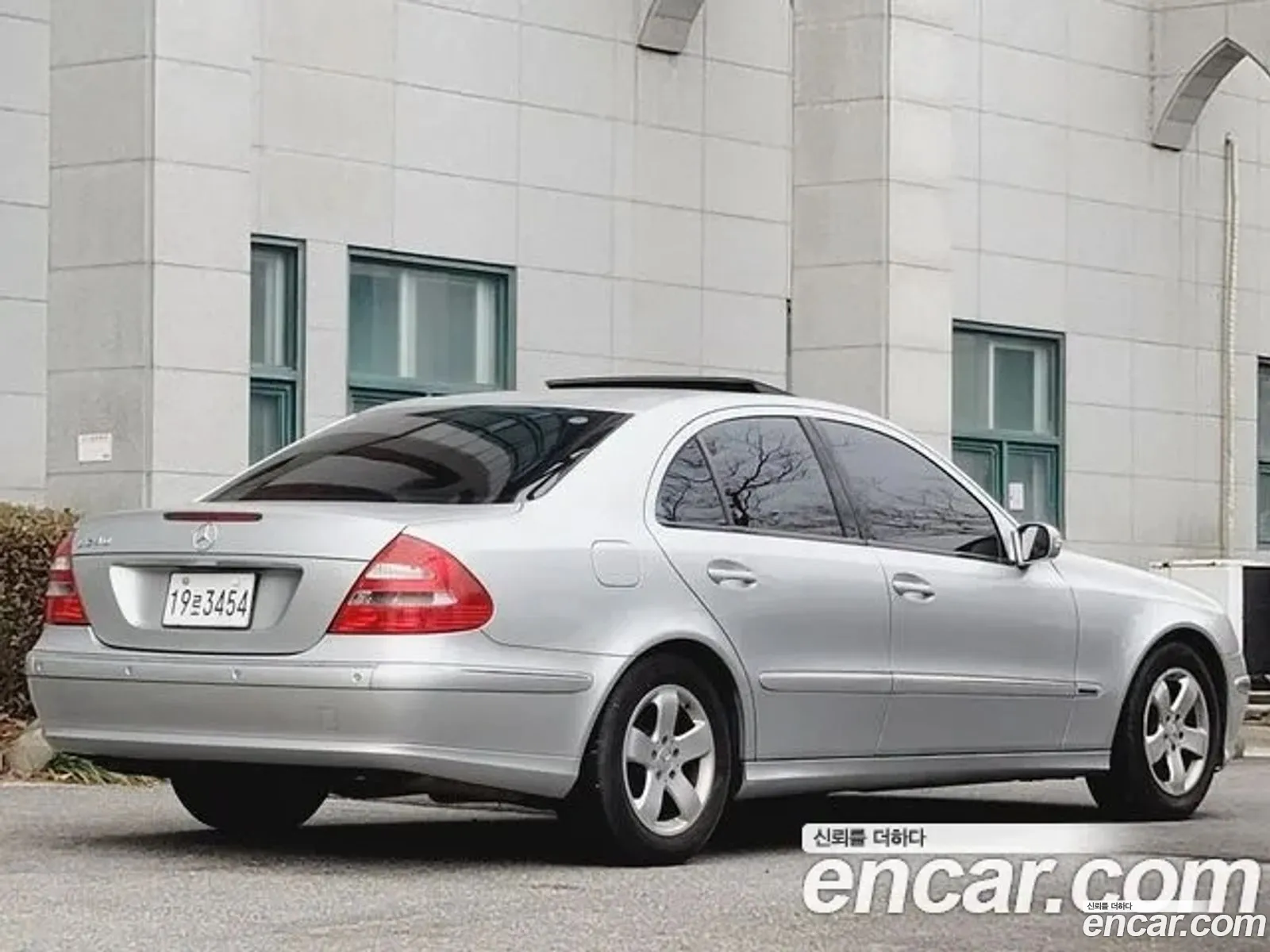 Mercedes-Benz E-Class W211 2002 — 9
