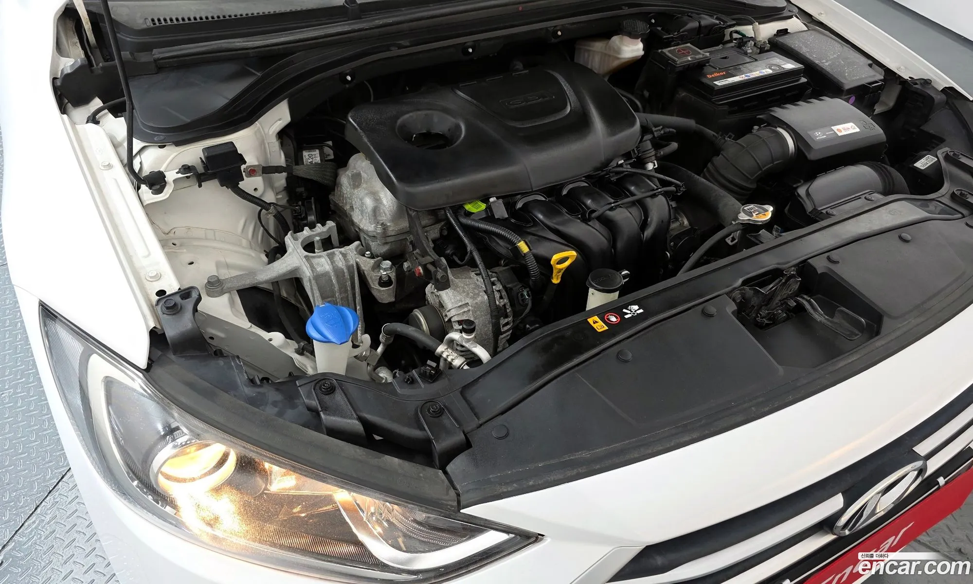 Hyundai Elantra AD 2017 — 14