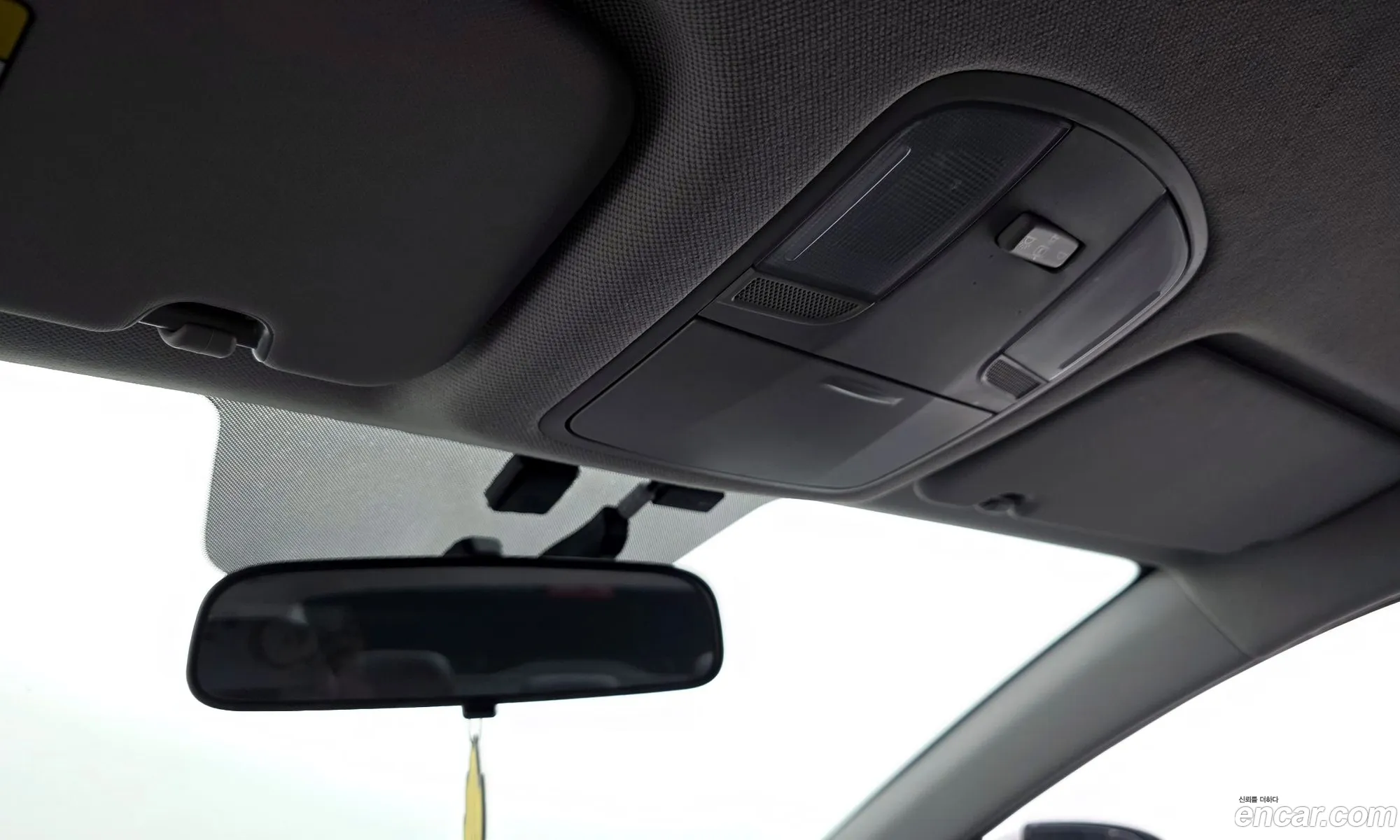 Hyundai Elantra AD 2017 — 12
