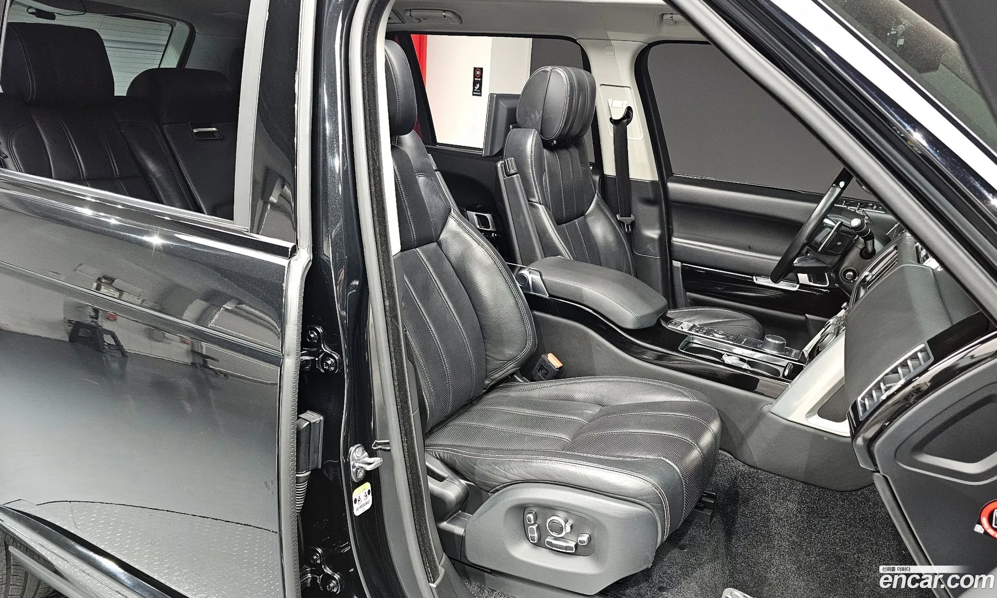 Land Rover Range Rover 2016 SALGA3JF2GA247341 — 19