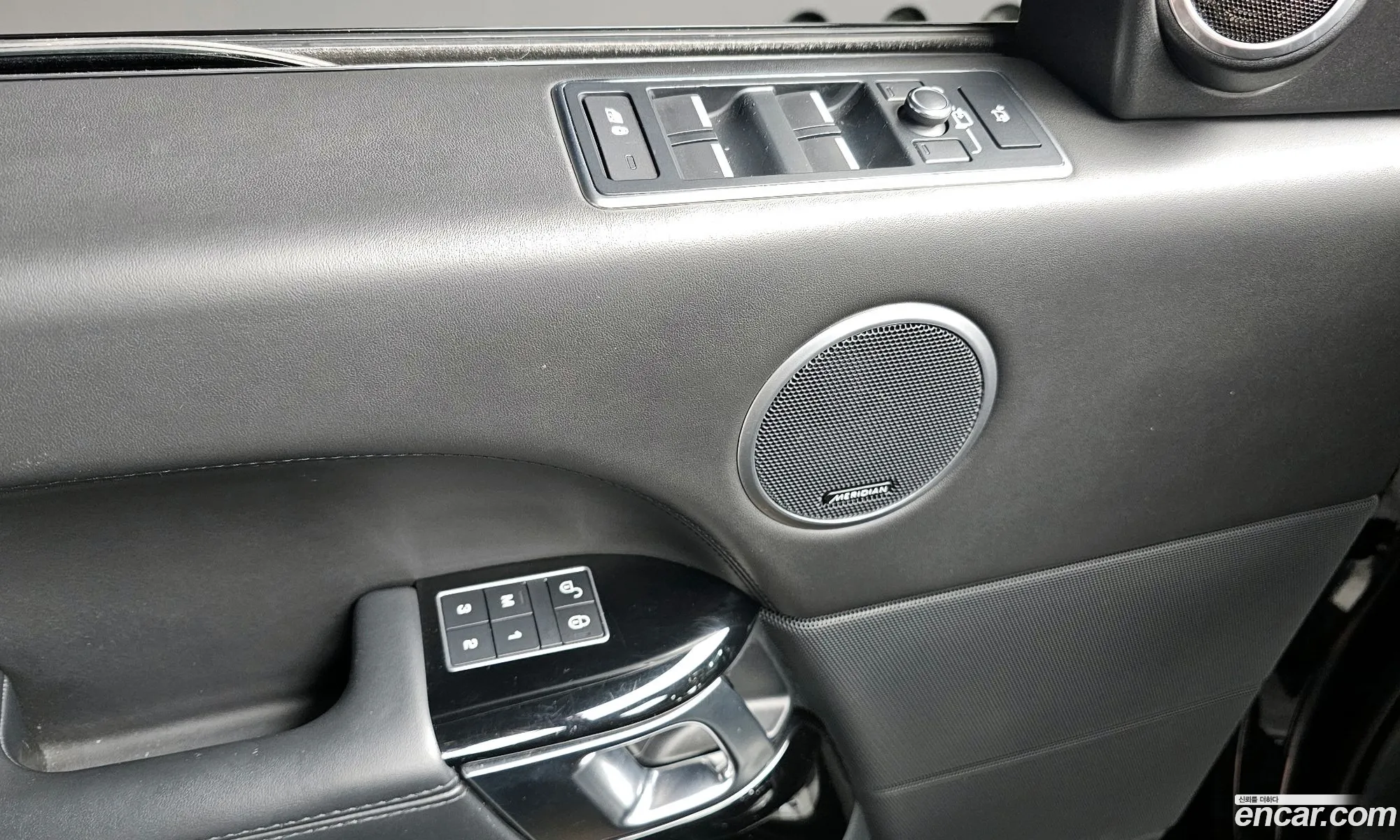 Land Rover Range Rover 2016 SALGA3JF2GA247341 — 9