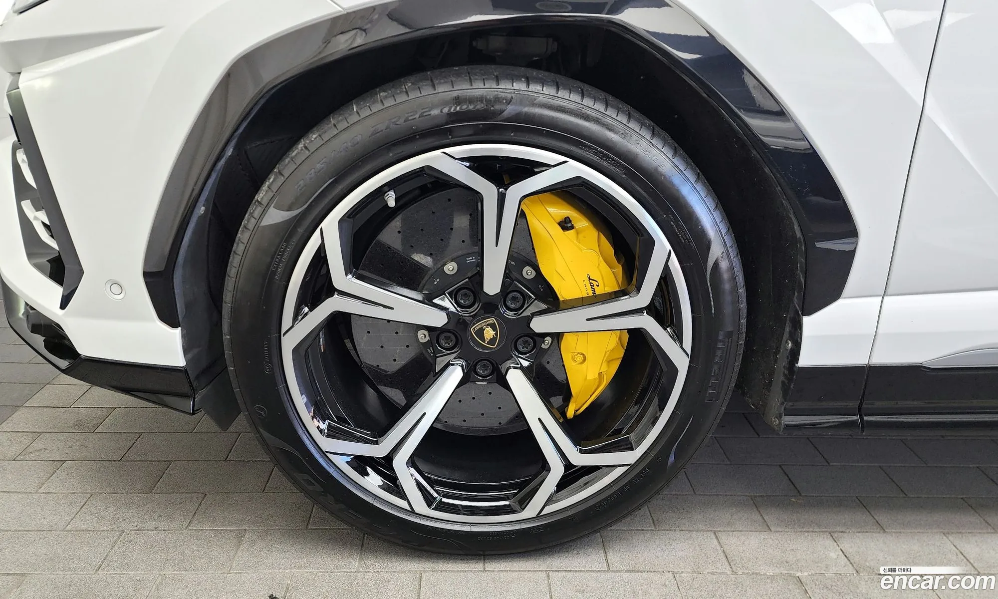 Lamborghini Urus 2020 ZPBEA1ZL0LLA09623 — 10