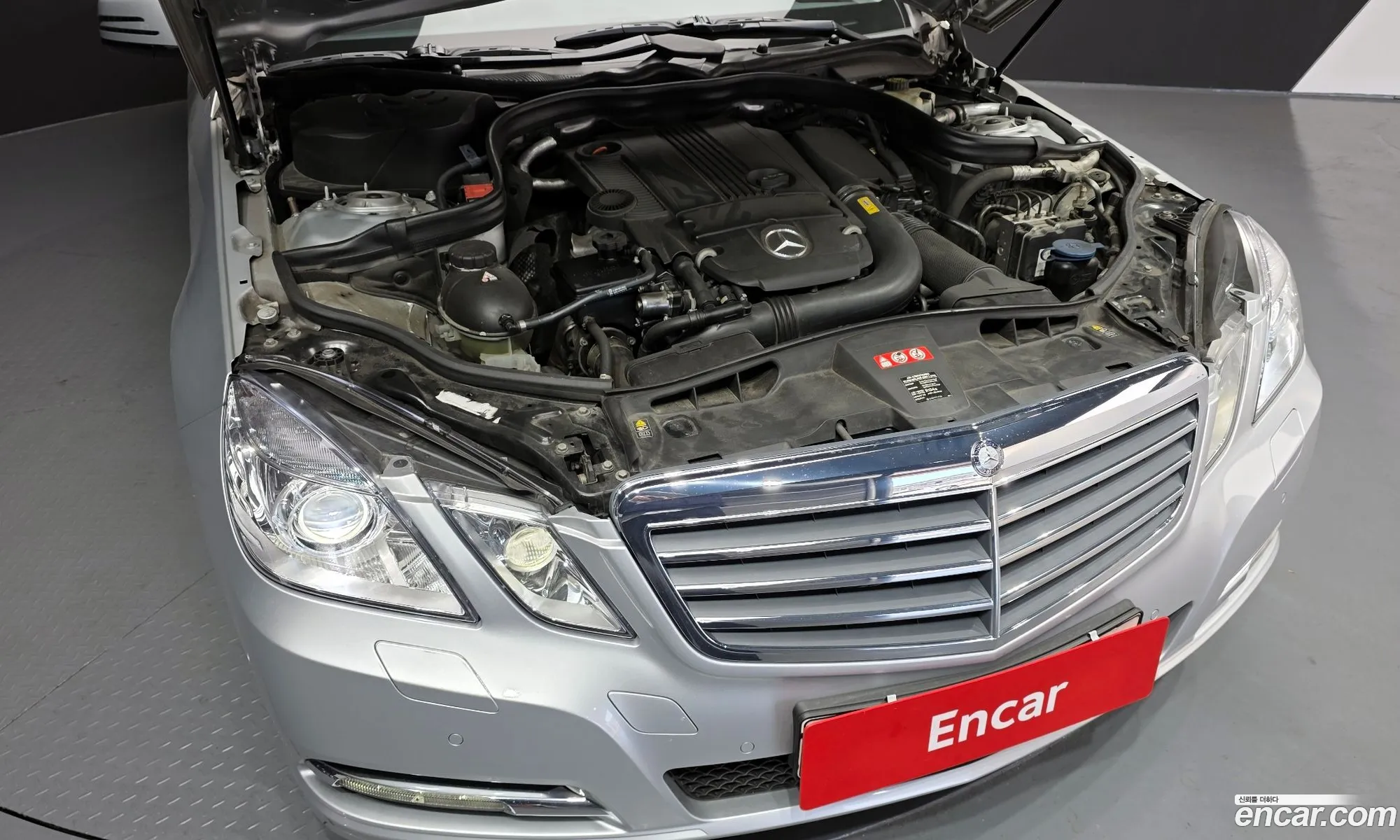 Mercedes-Benz E-Class W212 2011 WDDHF4JB6BA502149 — 5