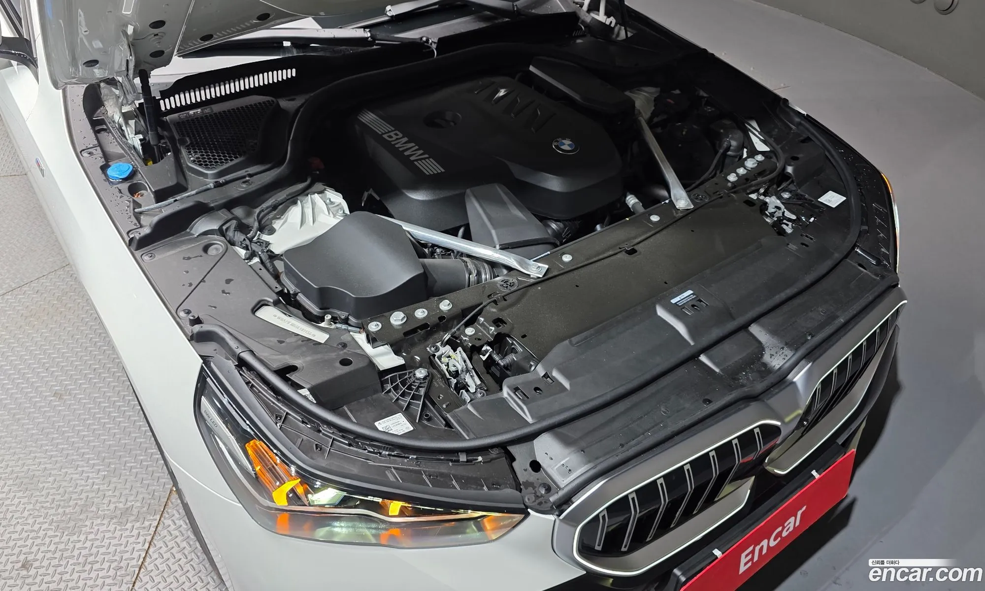 BMW 5 Series 2025 WBA21FJ05SCT87456 — 10