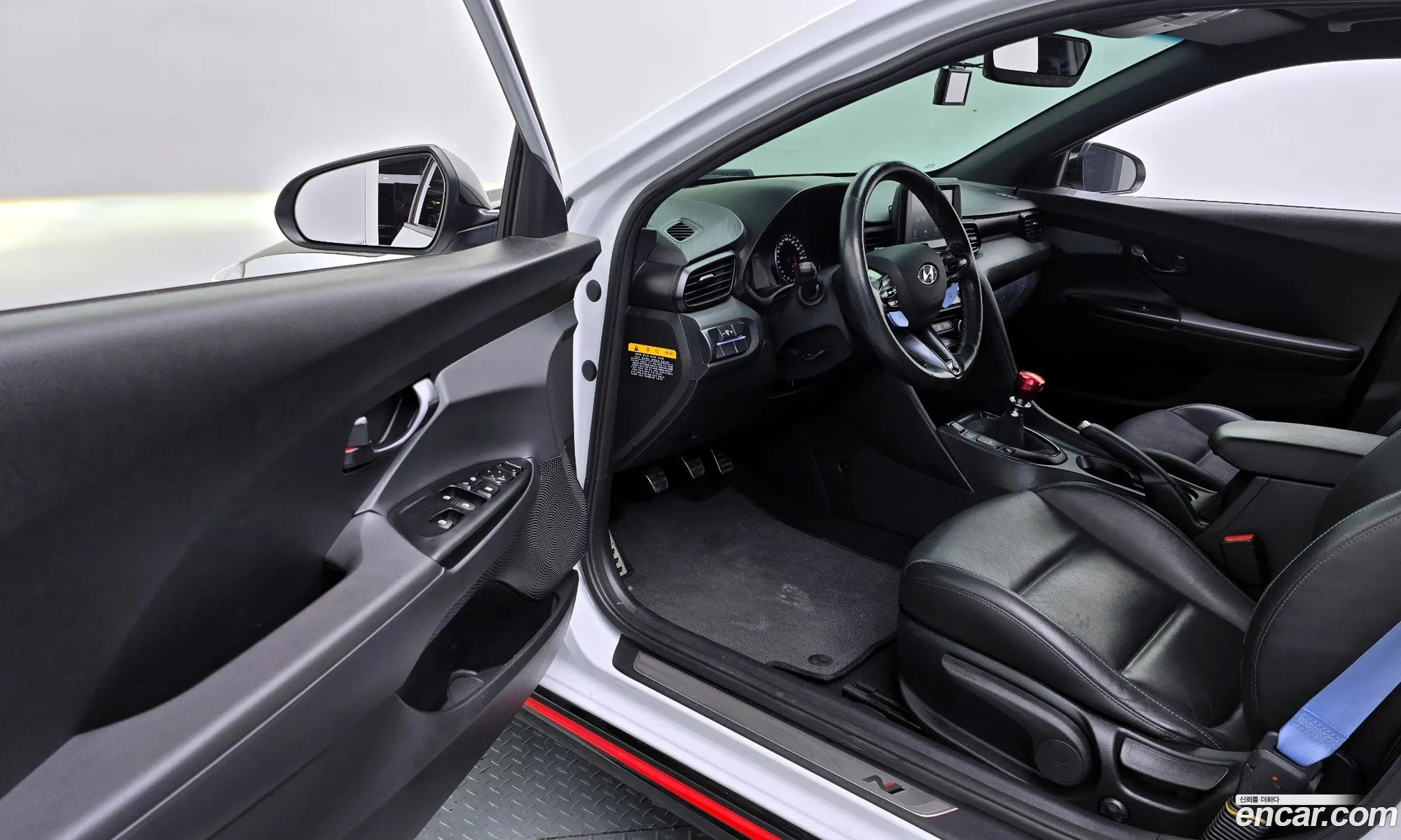 Hyundai Veloster 2019 — 18