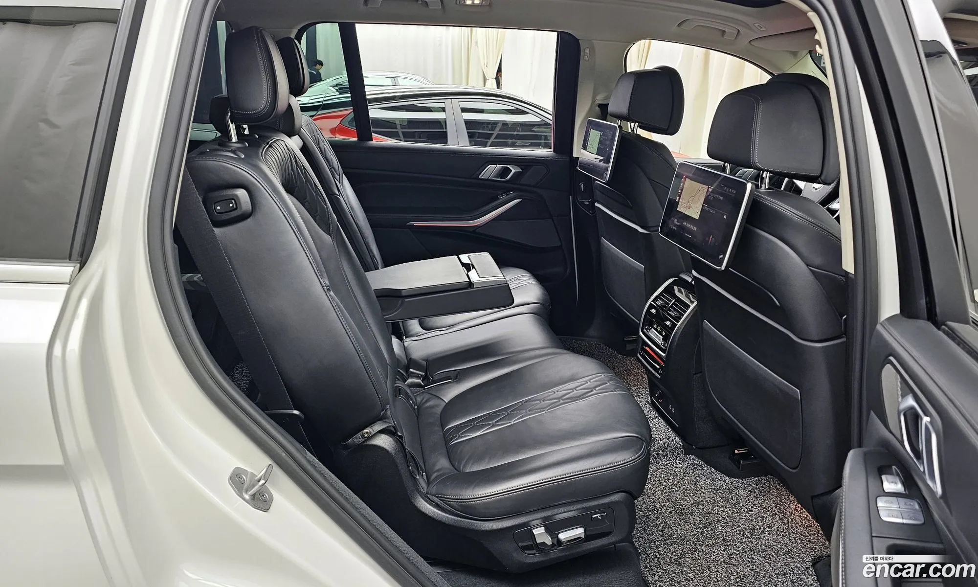 BMW X7 2021 — 14