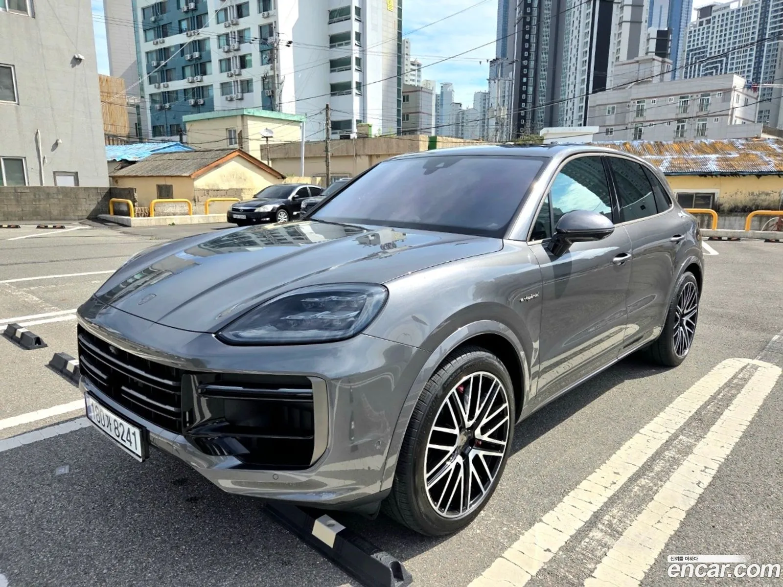 Porsche Cayenne 2025 — 18