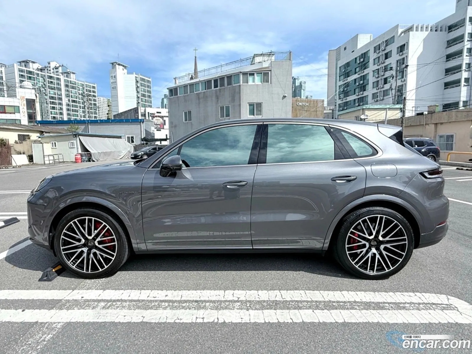 Porsche Cayenne 2025 — 8