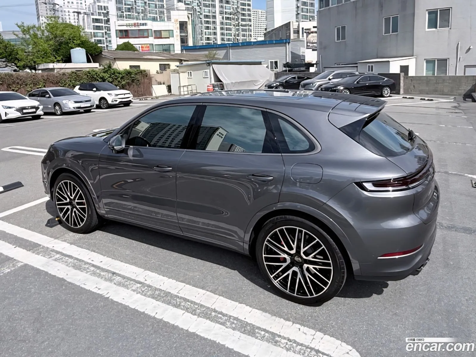 Porsche Cayenne 2025 — 14