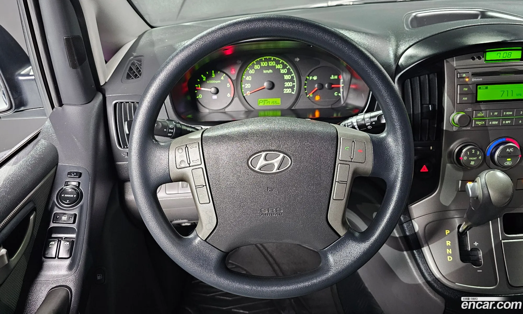 Hyundai Grand Starex 2012 — 14