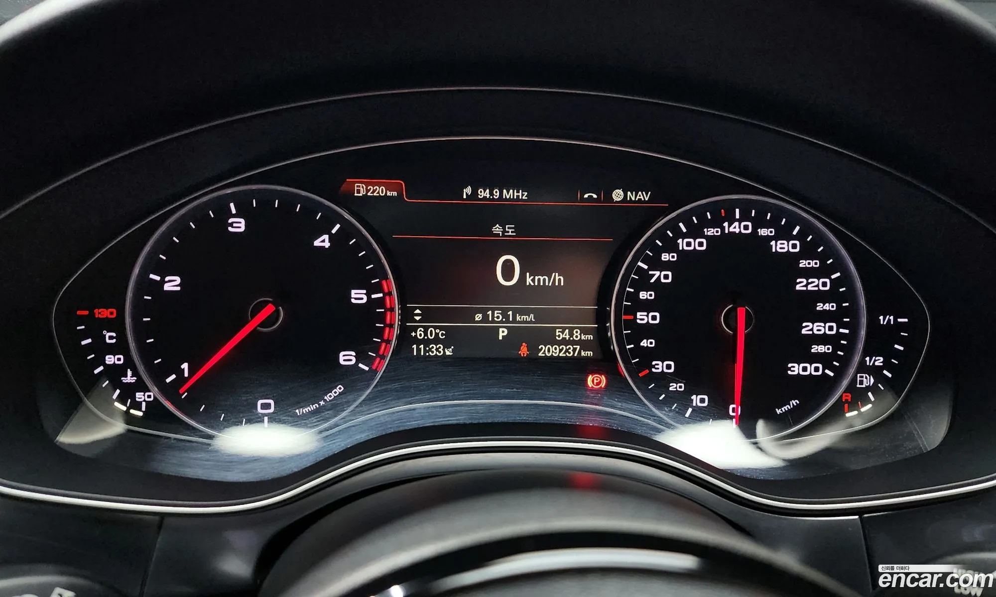 Audi A6 2015 — 11