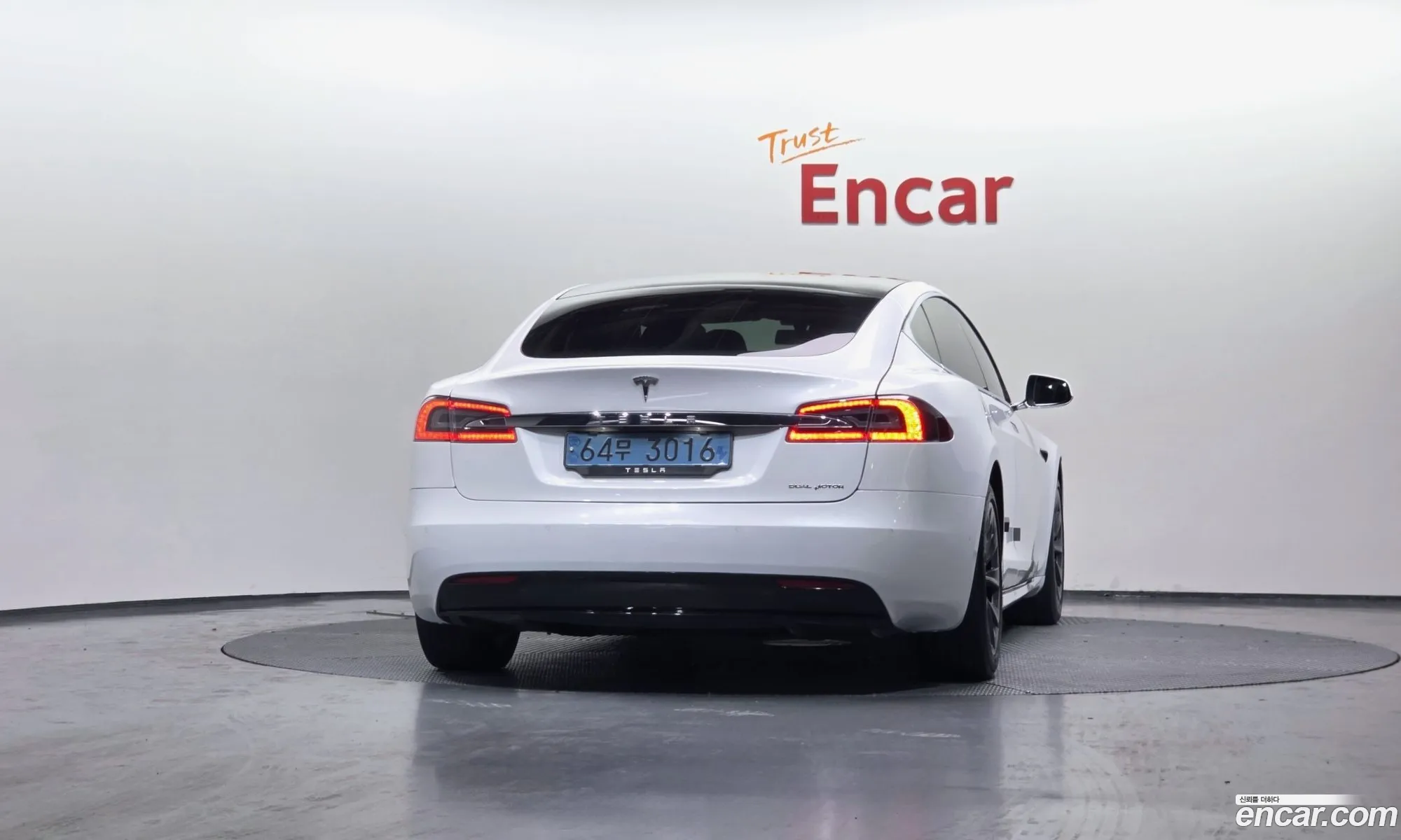 Tesla Model S 2020 5YJSA1E24LF367656 — 3