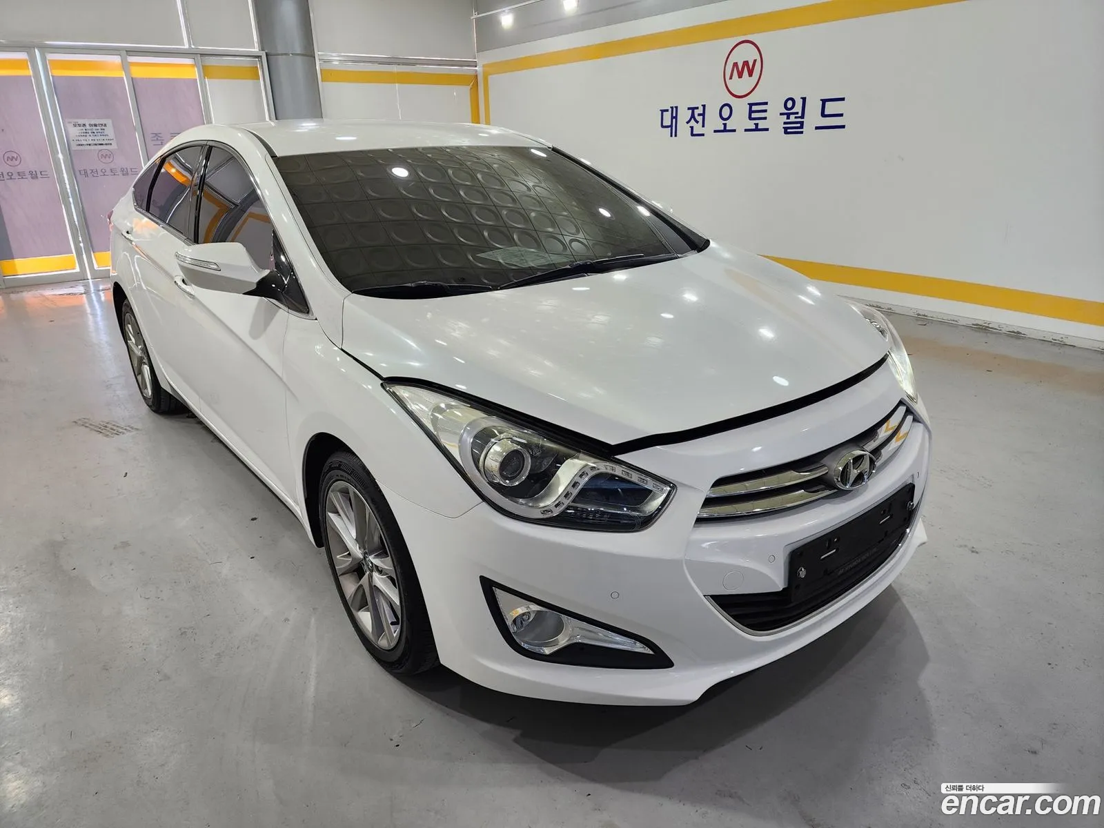 Hyundai i40 Saloon 2014 — 16
