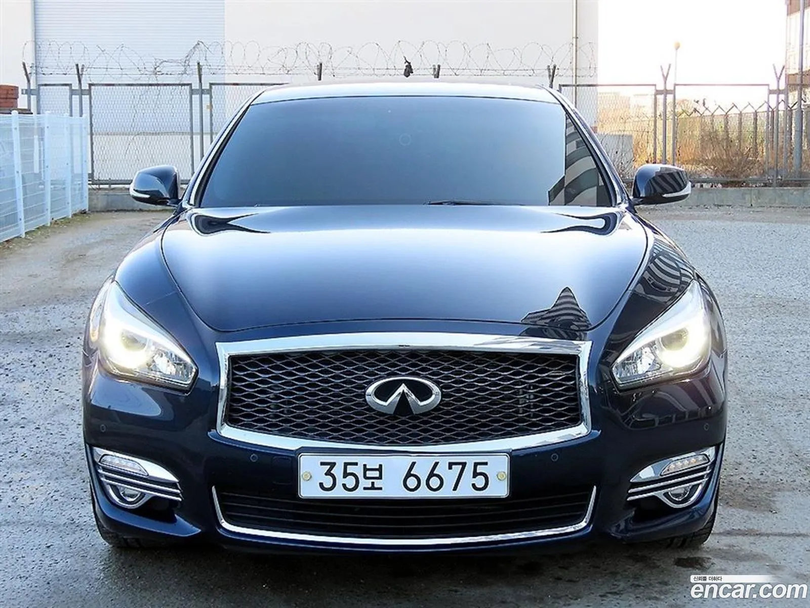 Infiniti Q70 2019 — 20