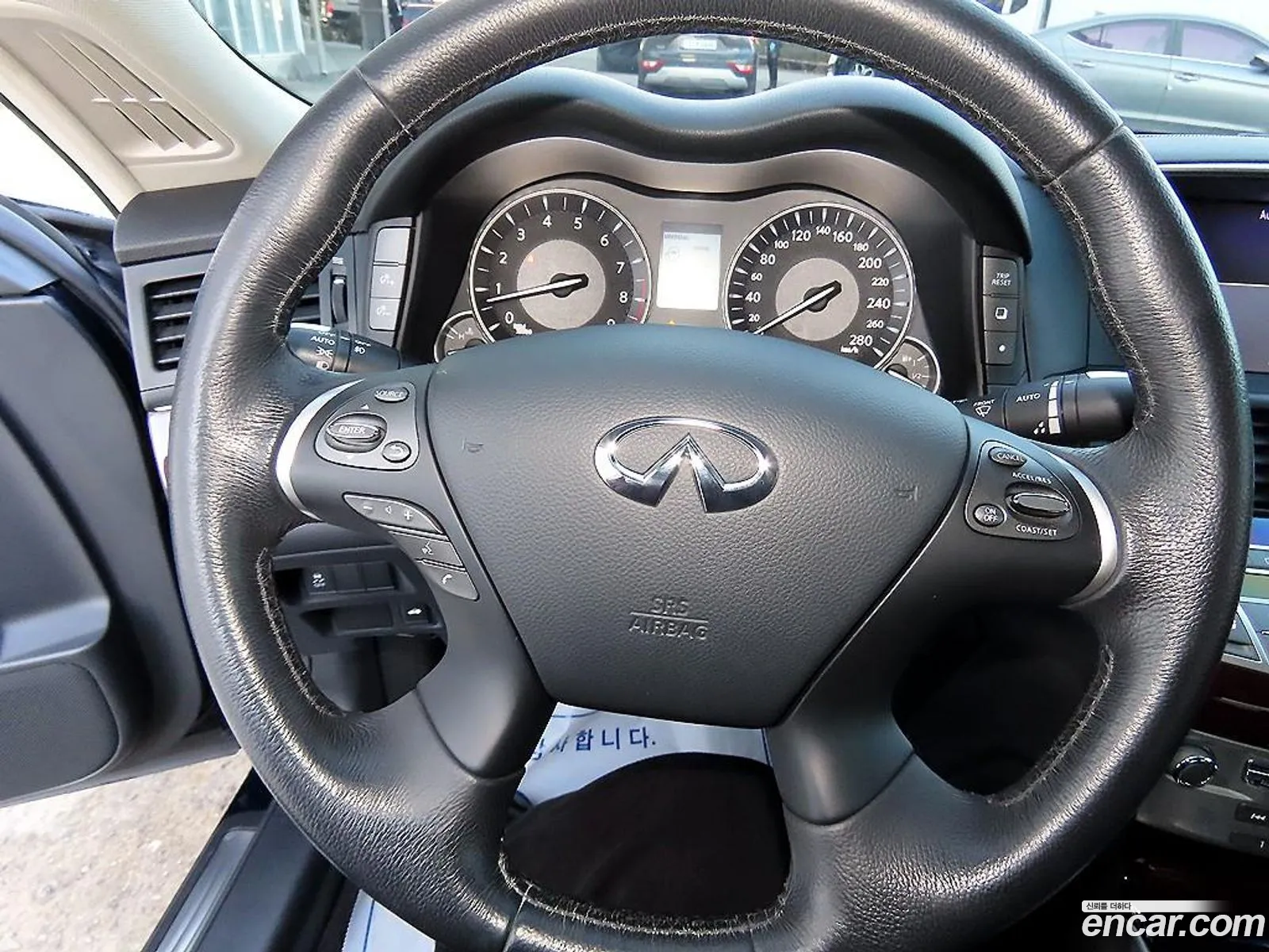 Infiniti Q70 2019 — 19