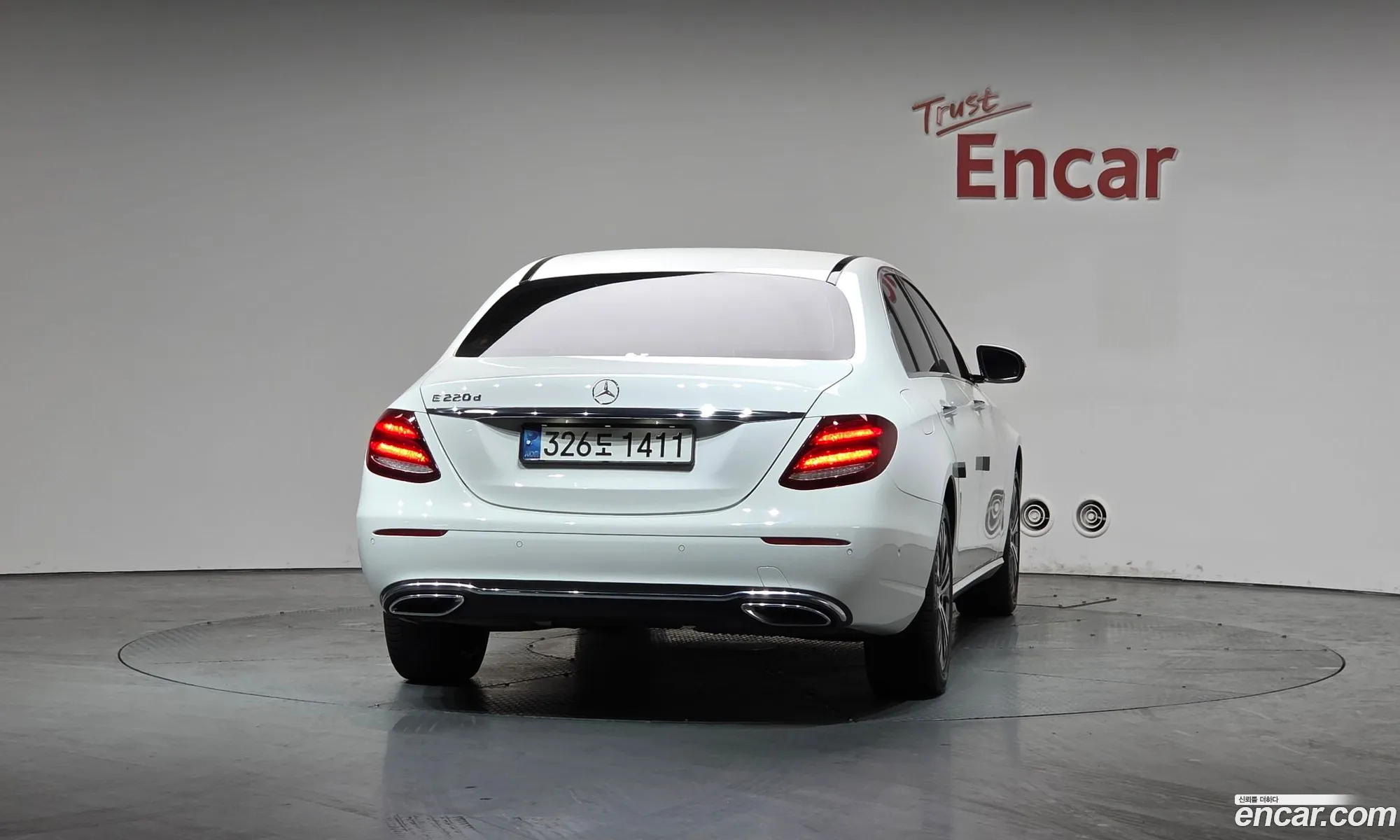 Mercedes-Benz E-Class W213 2020 W1KZF0EB4LA839363 — 18