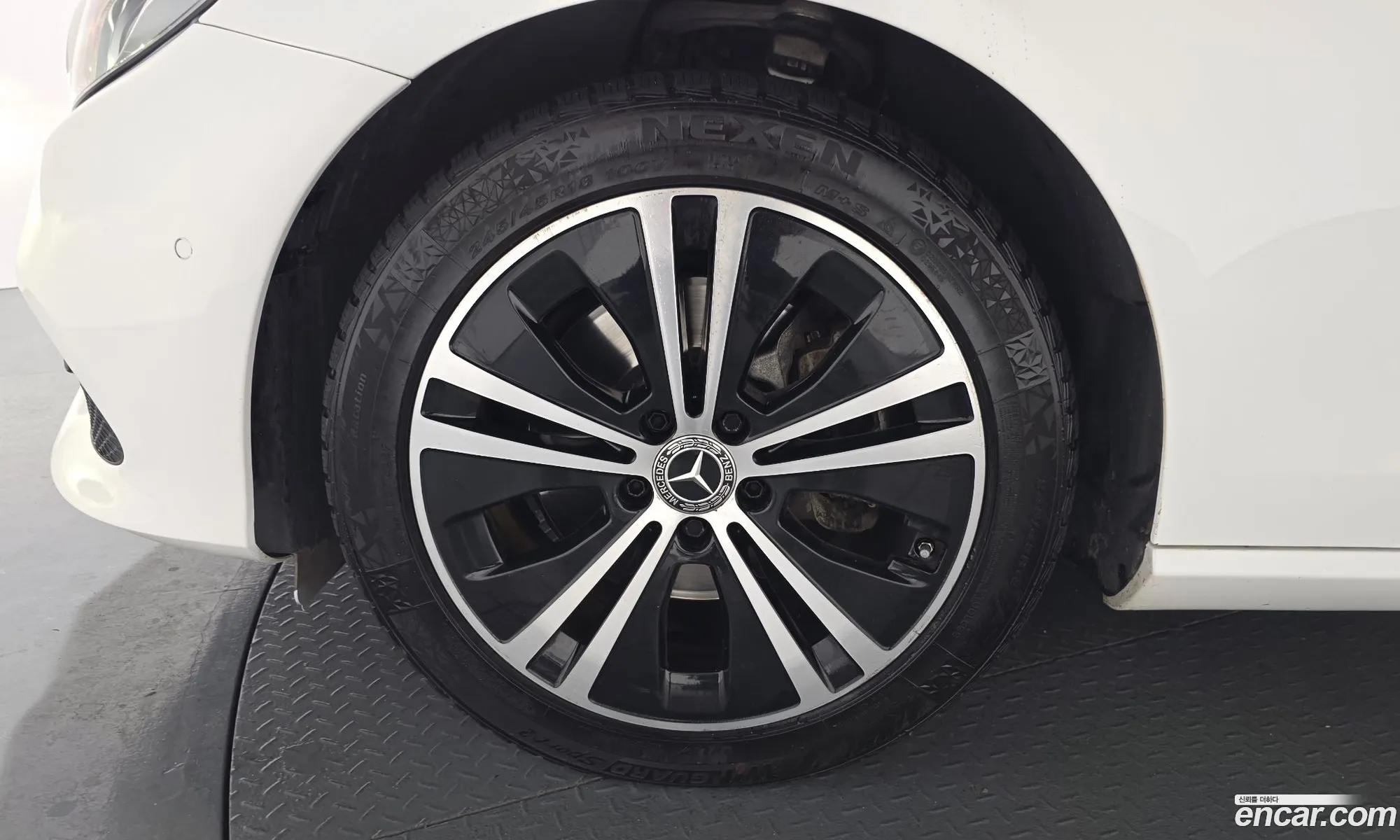 Mercedes-Benz E-Class W213 2020 W1KZF0EB4LA839363 — 4