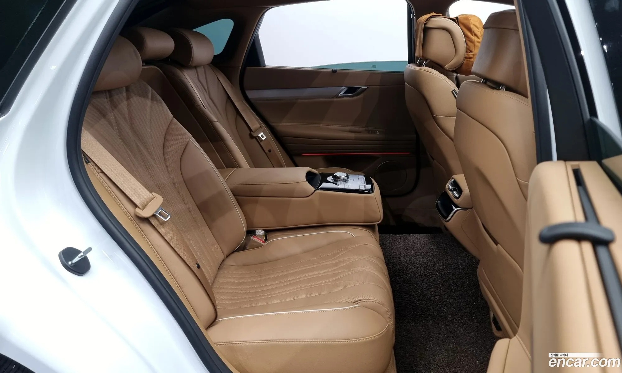 Genesis G80 2024 — 2