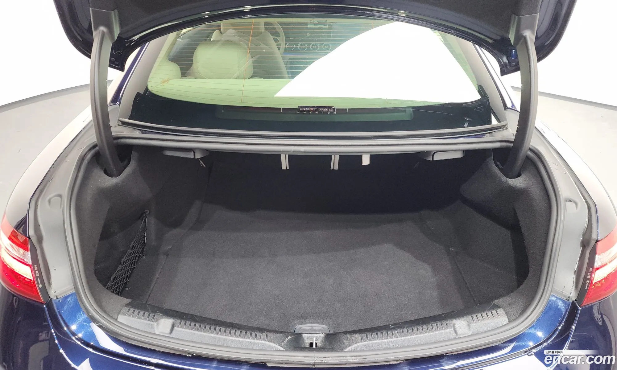 Mercedes-Benz E-Class W213 2018 WDD1J1EB8JF049257 — 3