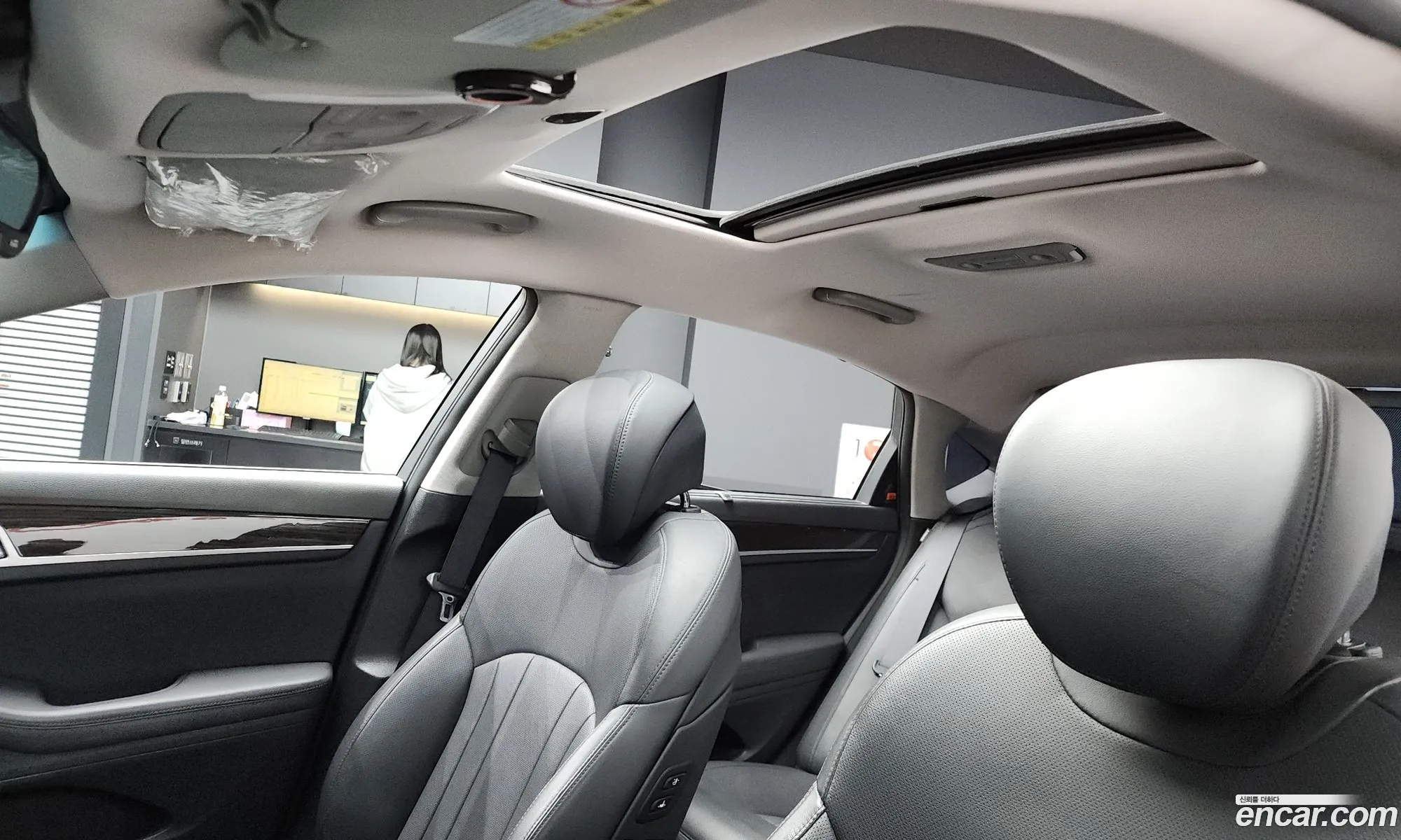 Genesis G80 2017 — 16