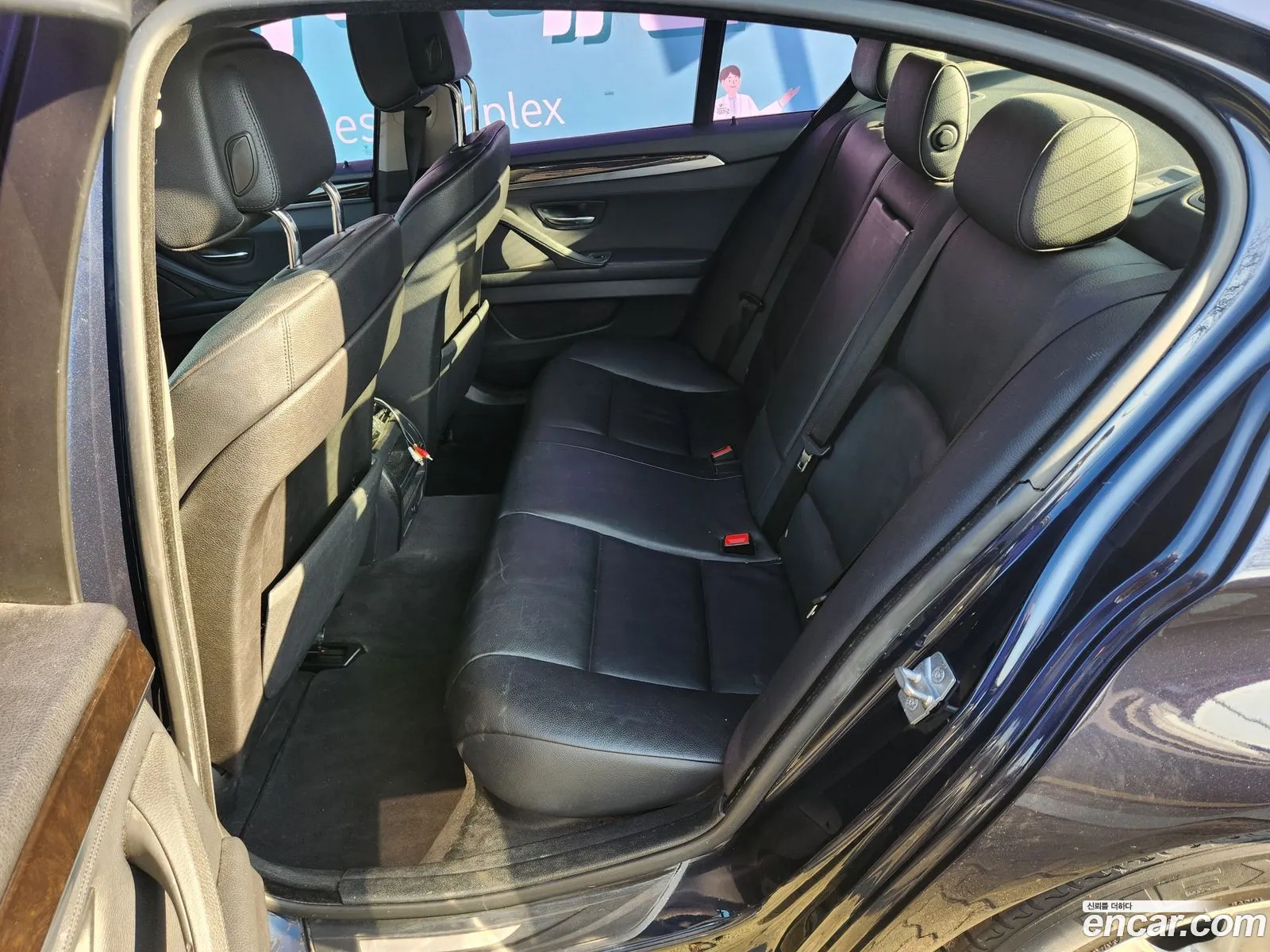 BMW 5 Series 2010 — 19
