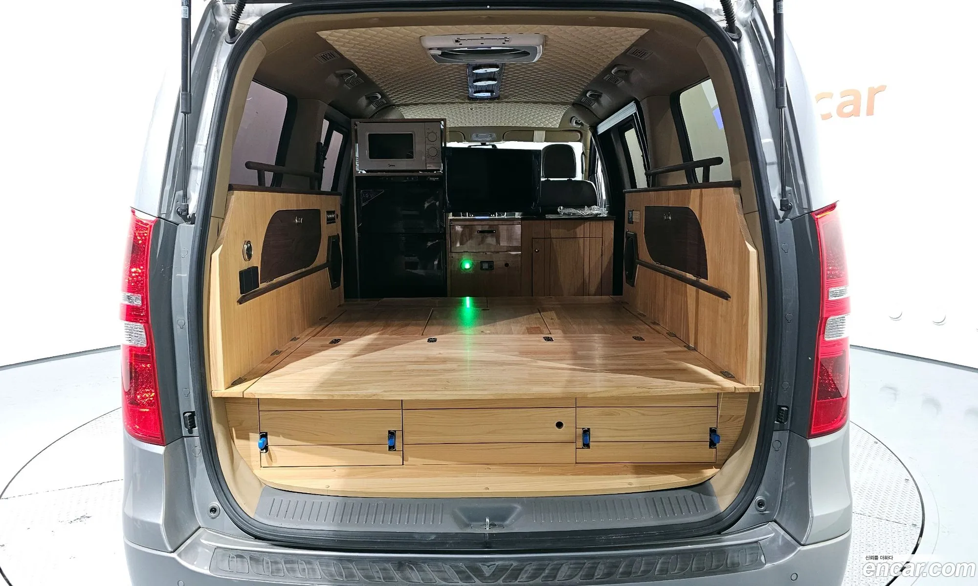 Hyundai Grand Starex 2019 — 18