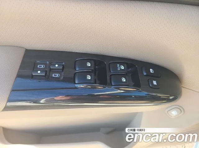 Kia Carnival R 2012 — 5