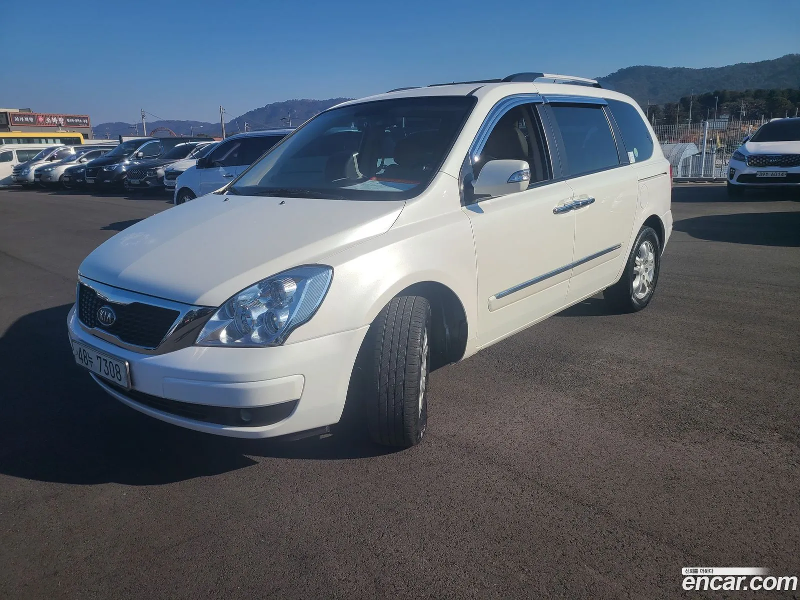 Kia Carnival R 2012 — 13