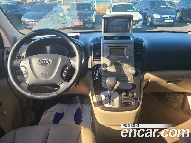 Kia Carnival R 2012 — 8