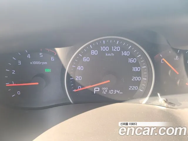 Kia Carnival R 2012 — 15