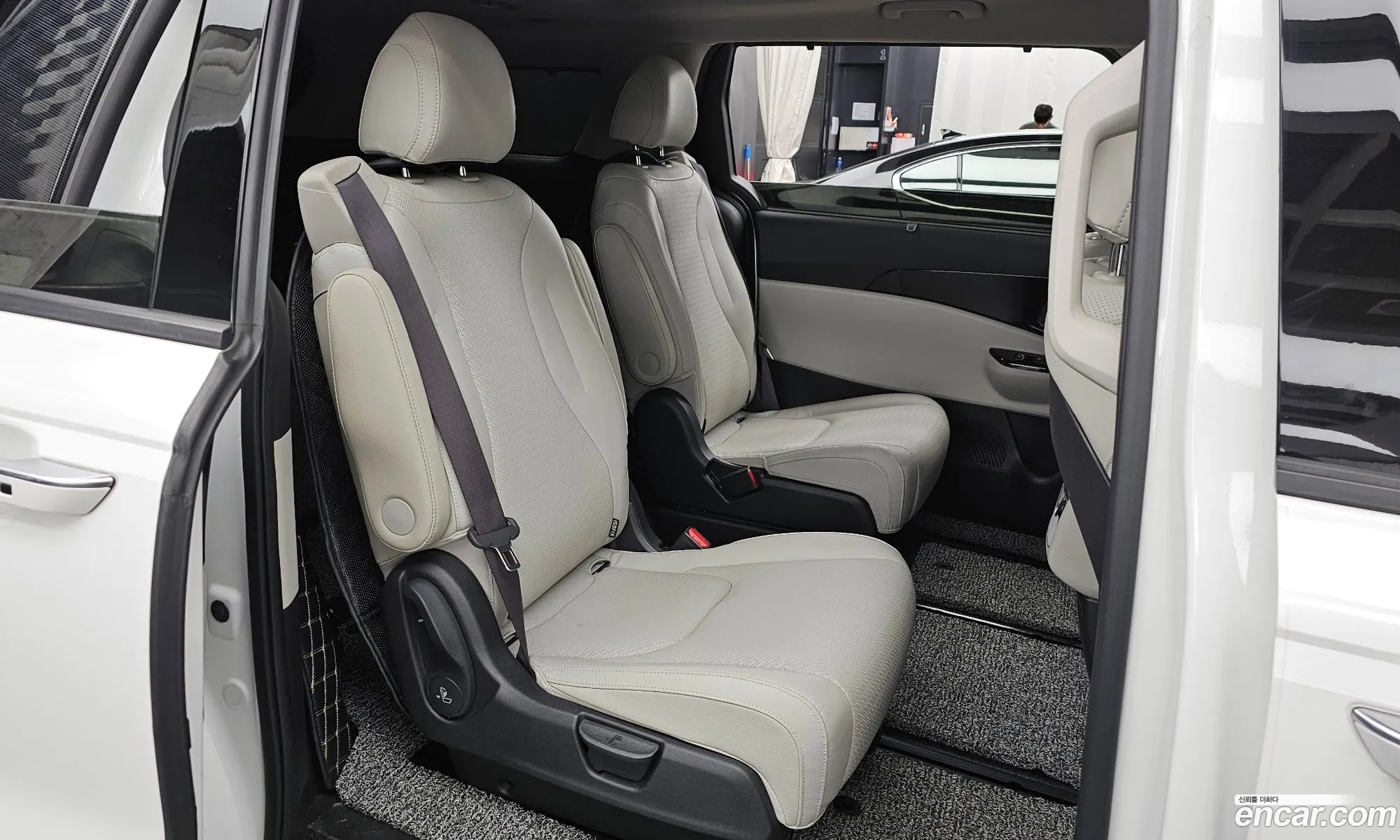 Kia Carnival 2022 — 18