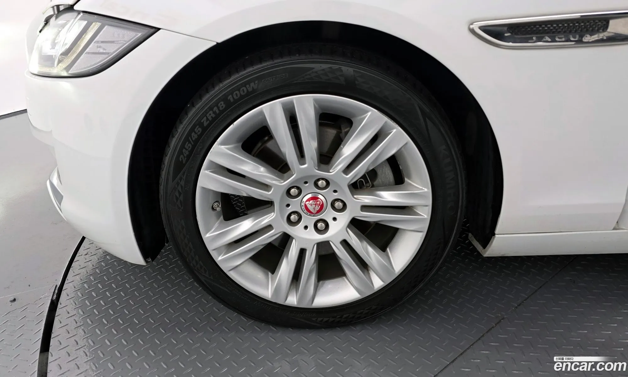 Jaguar XF 2016 SAJBB4BN2HCY32227 — 14