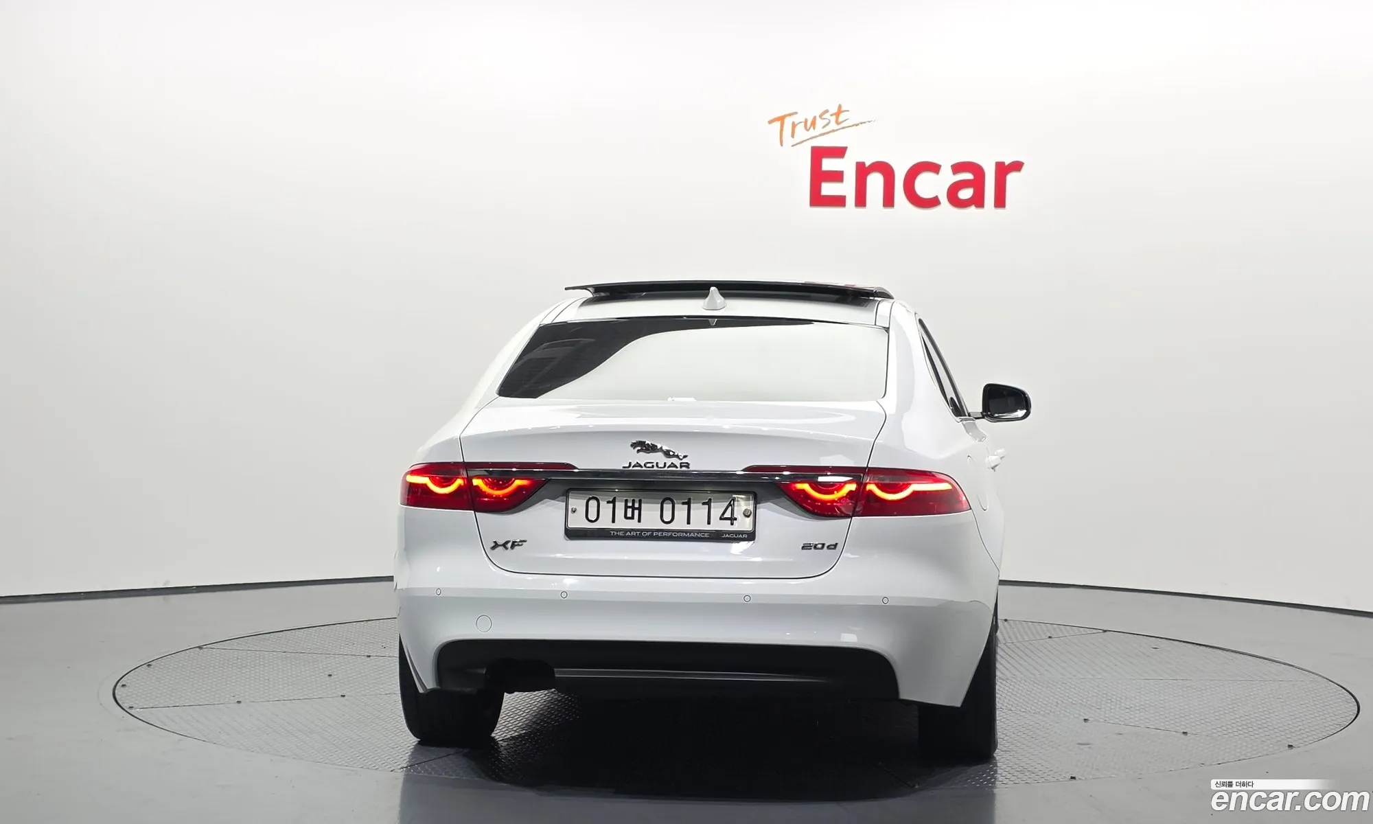 Jaguar XF 2016 SAJBB4BN2HCY32227 — 4
