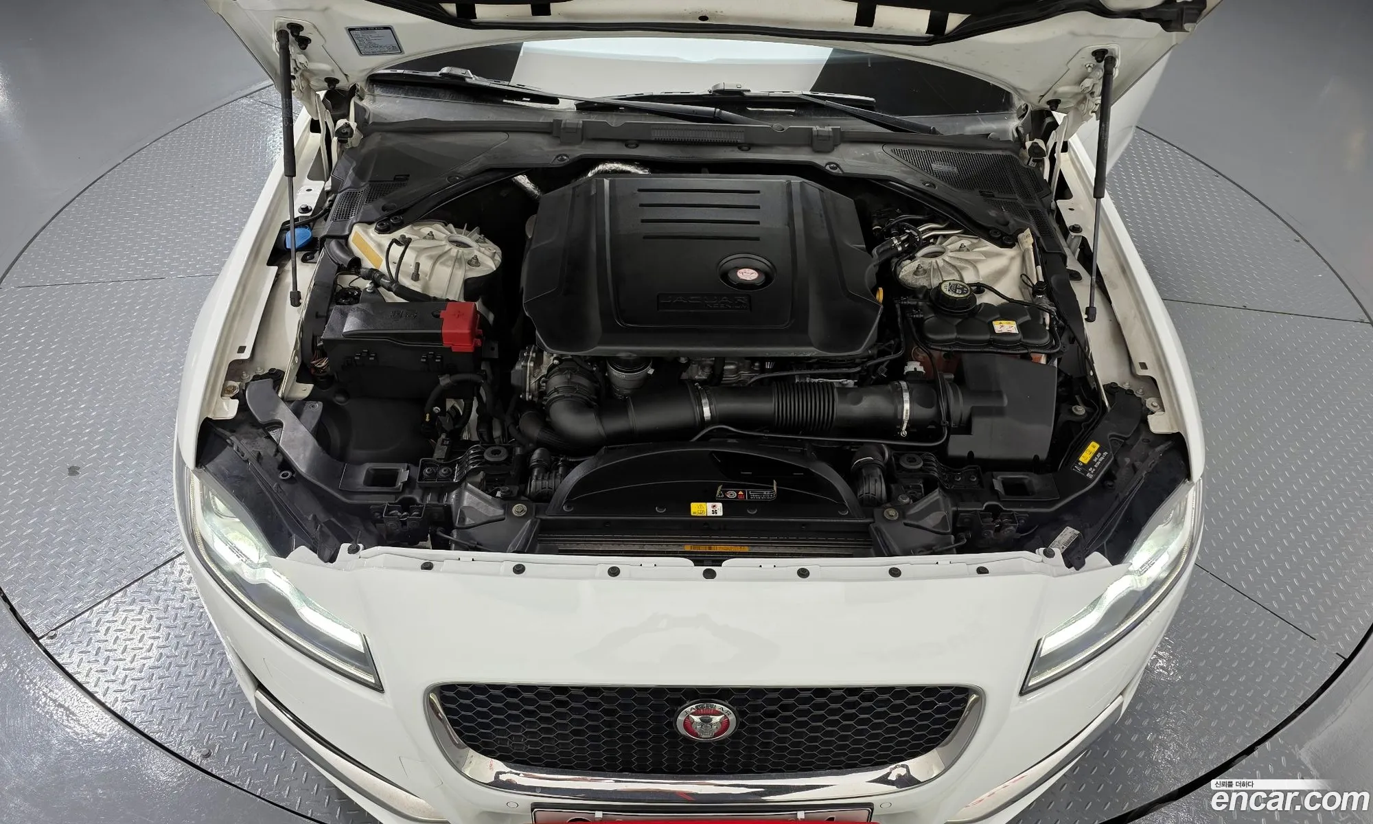 Jaguar XF 2016 SAJBB4BN2HCY32227 — 17