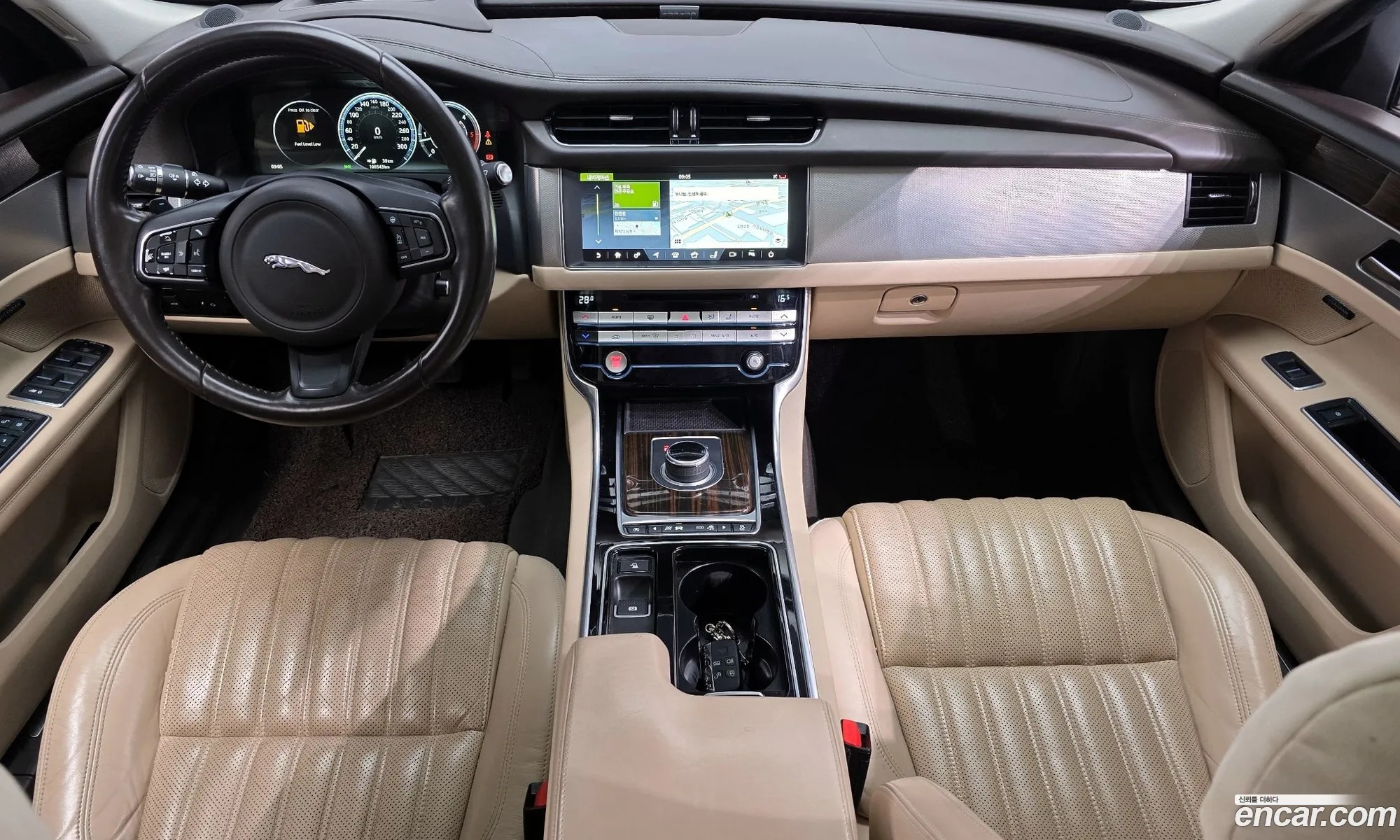 Jaguar XF 2016 SAJBB4BN2HCY32227 — 15