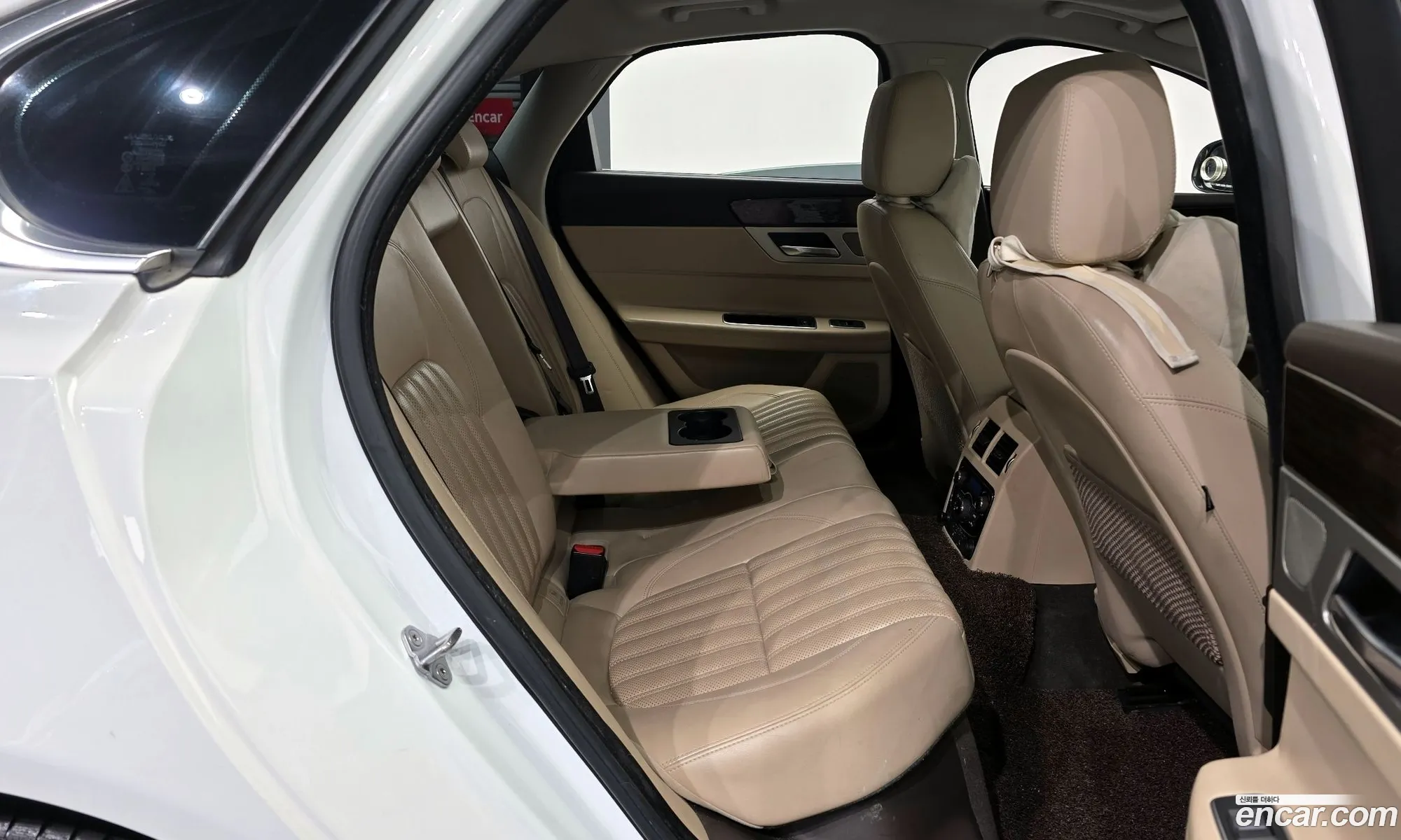 Jaguar XF 2016 SAJBB4BN2HCY32227 — 19