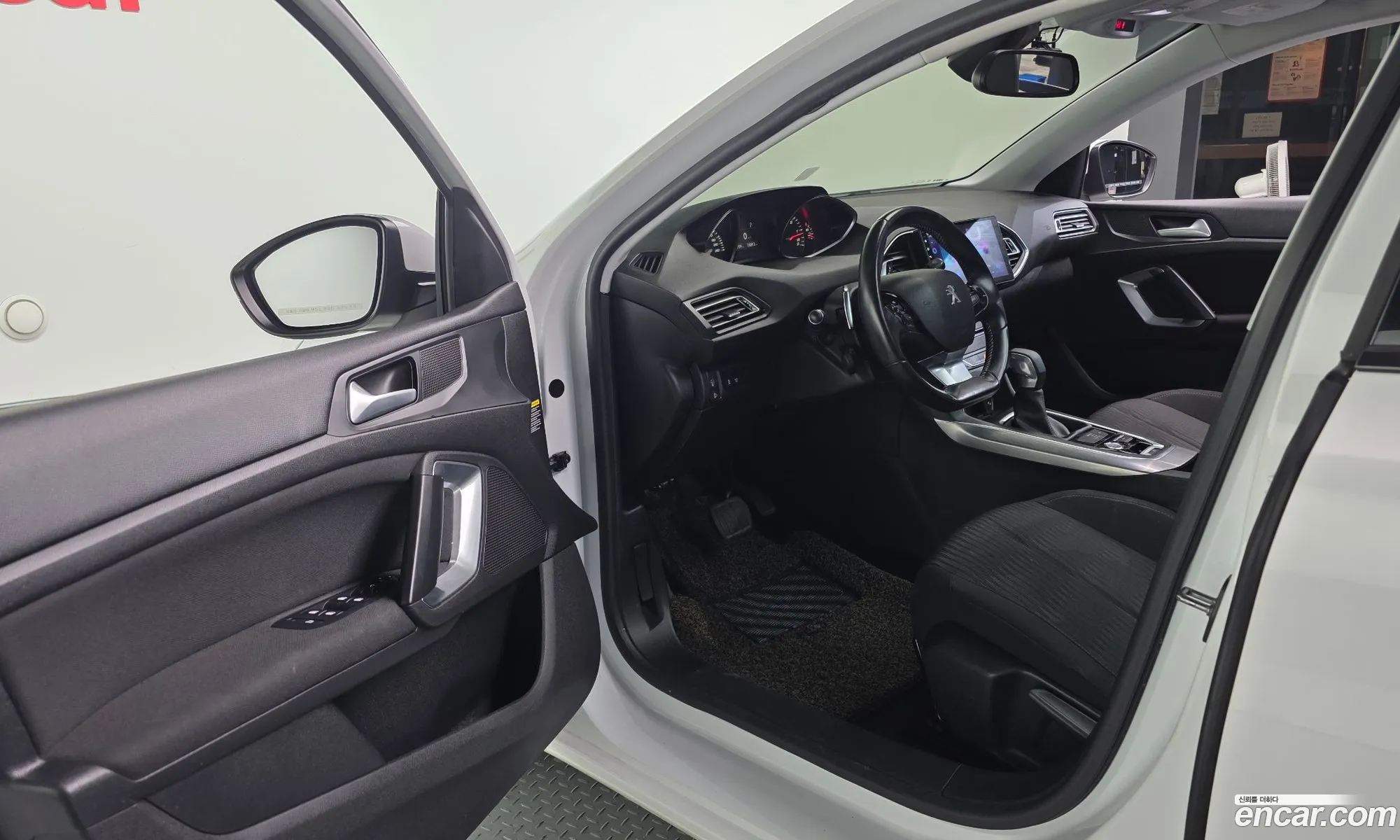 Peugeot 308 2015 VF3LBBHZWFS088018 — 12