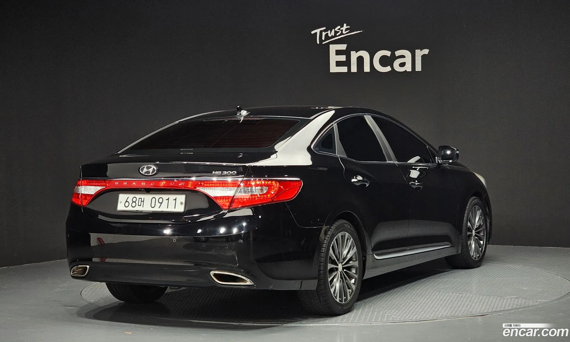Hyundai Grandeur HG 2013 — 17