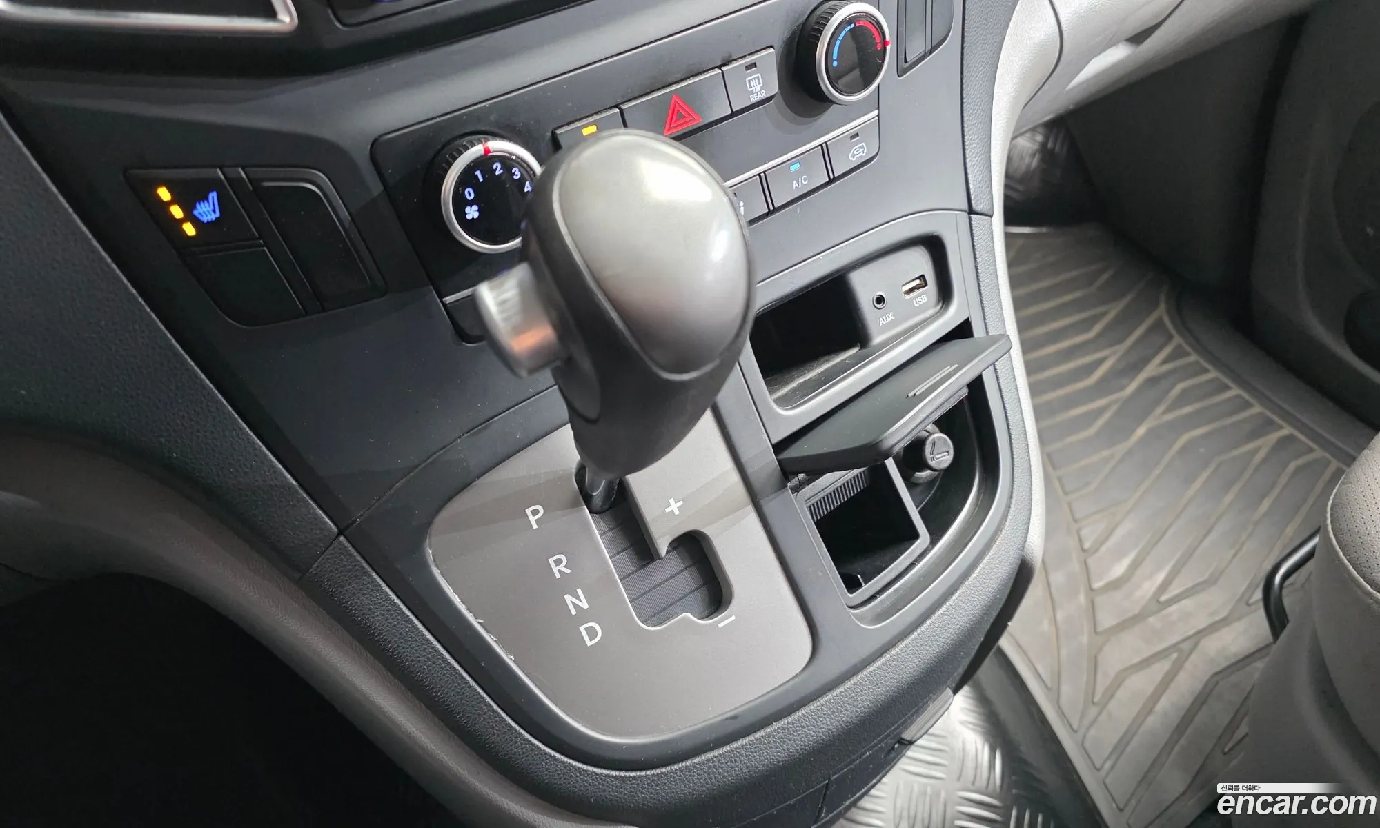 Hyundai Grand Starex 2016 — 19