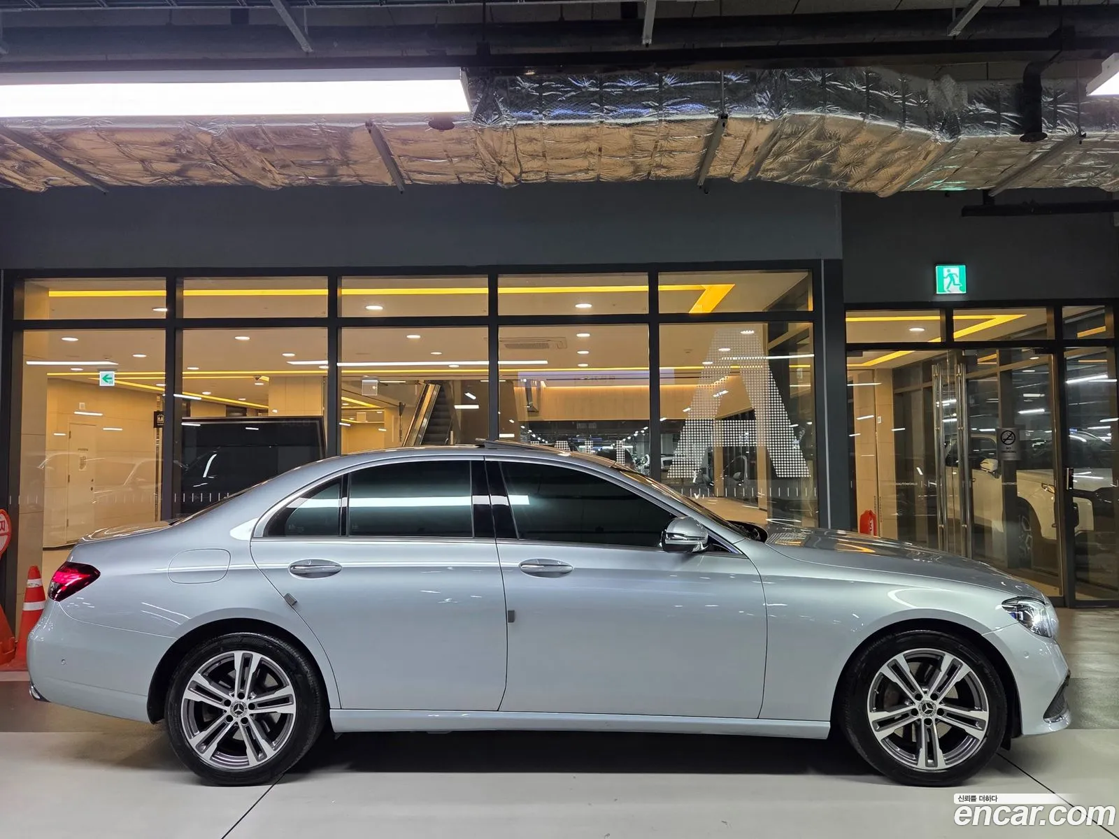 Mercedes-Benz E-Class W213 2022 — 17