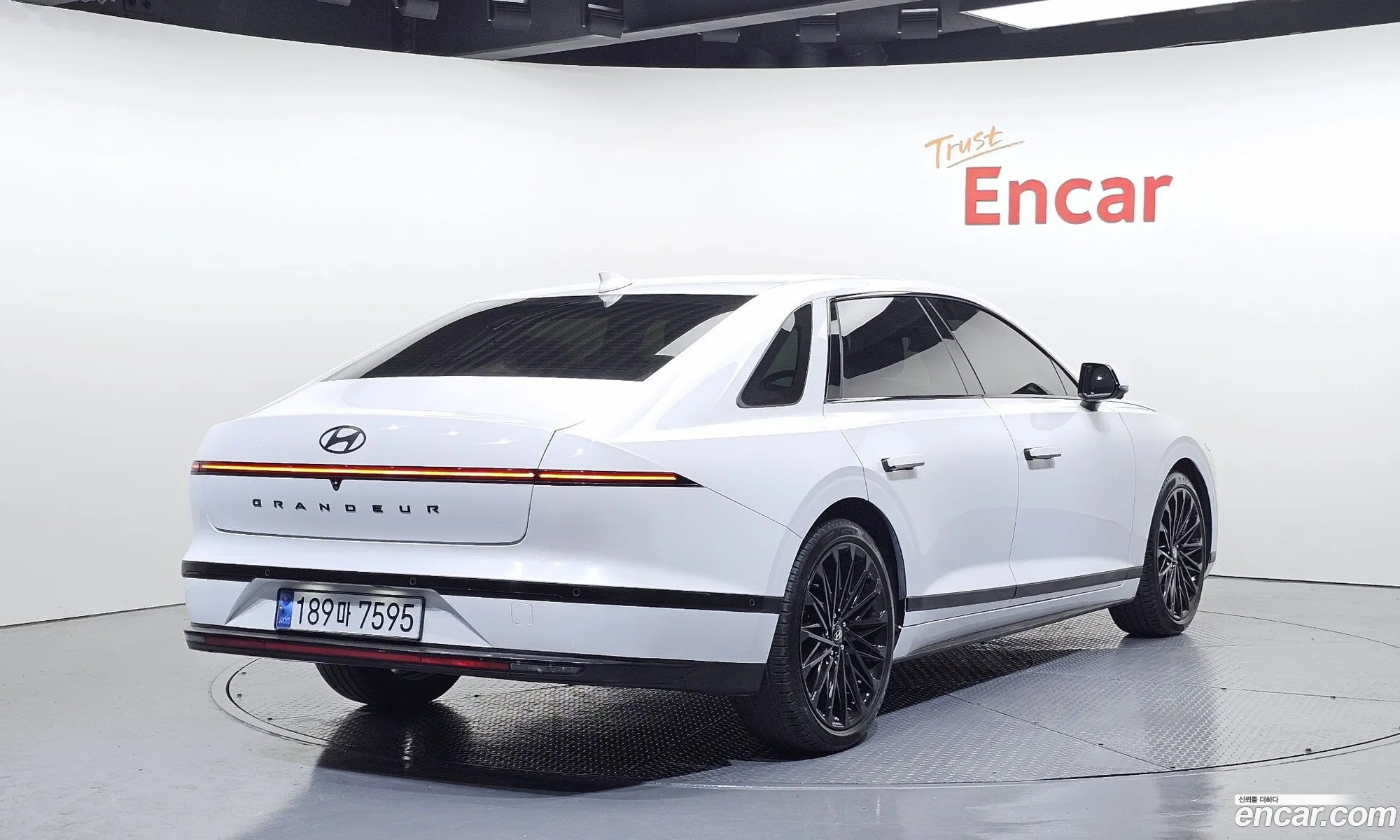 Hyundai Grandeur 2023 — 16
