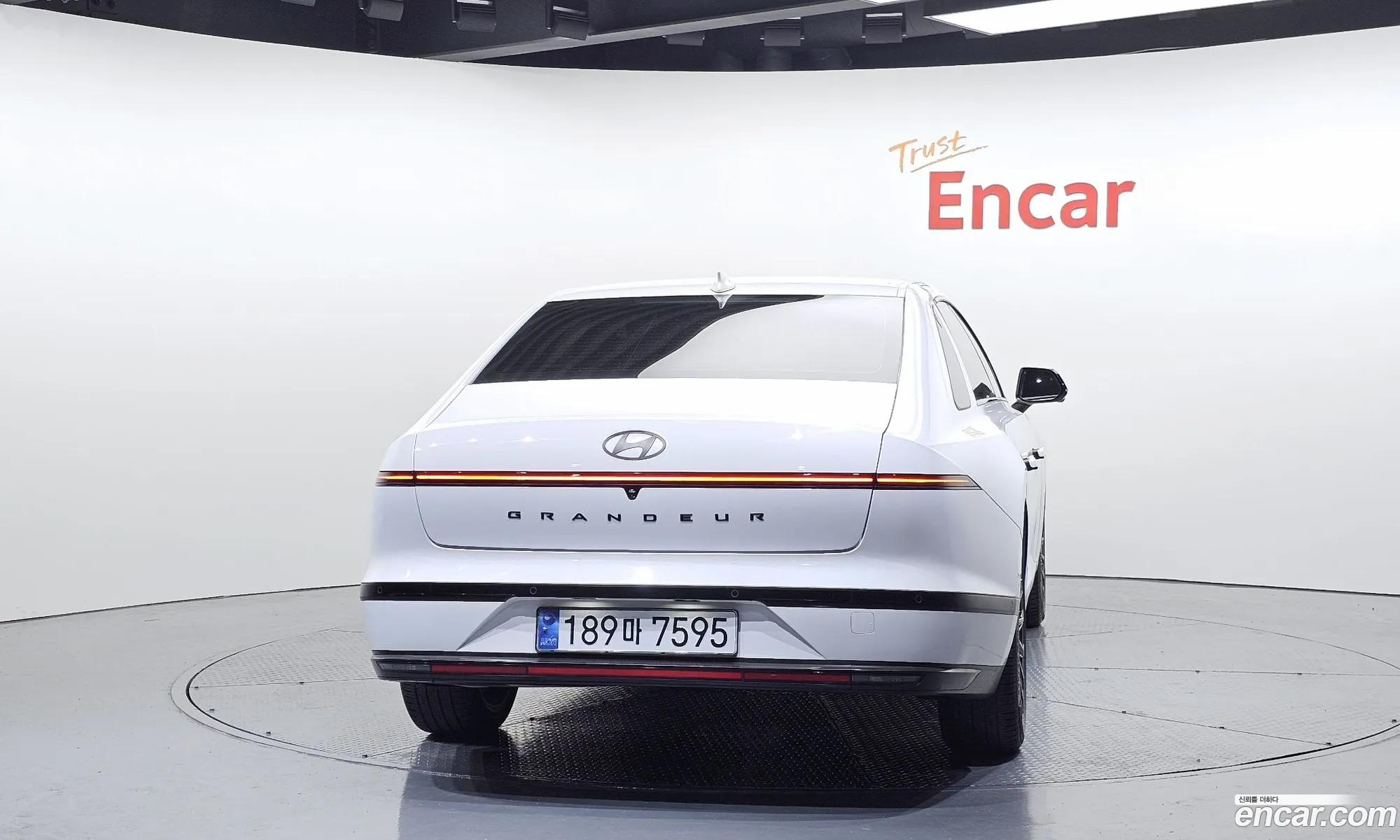 Hyundai Grandeur 2023 — 10