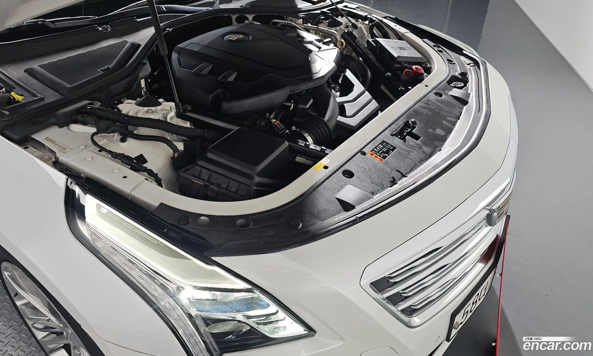 Cadillac CT6 2016 1G6K95RS1HU126133 — 16
